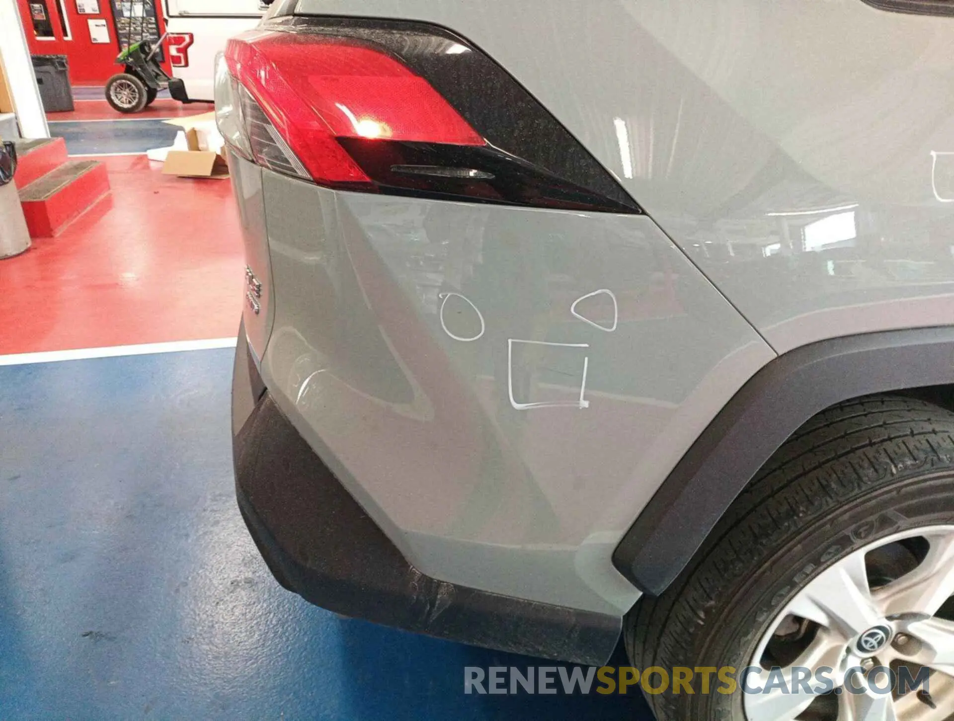2 Фотография поврежденного автомобиля 2T3P1RFV2MW225640 TOYOTA RAV4 2021