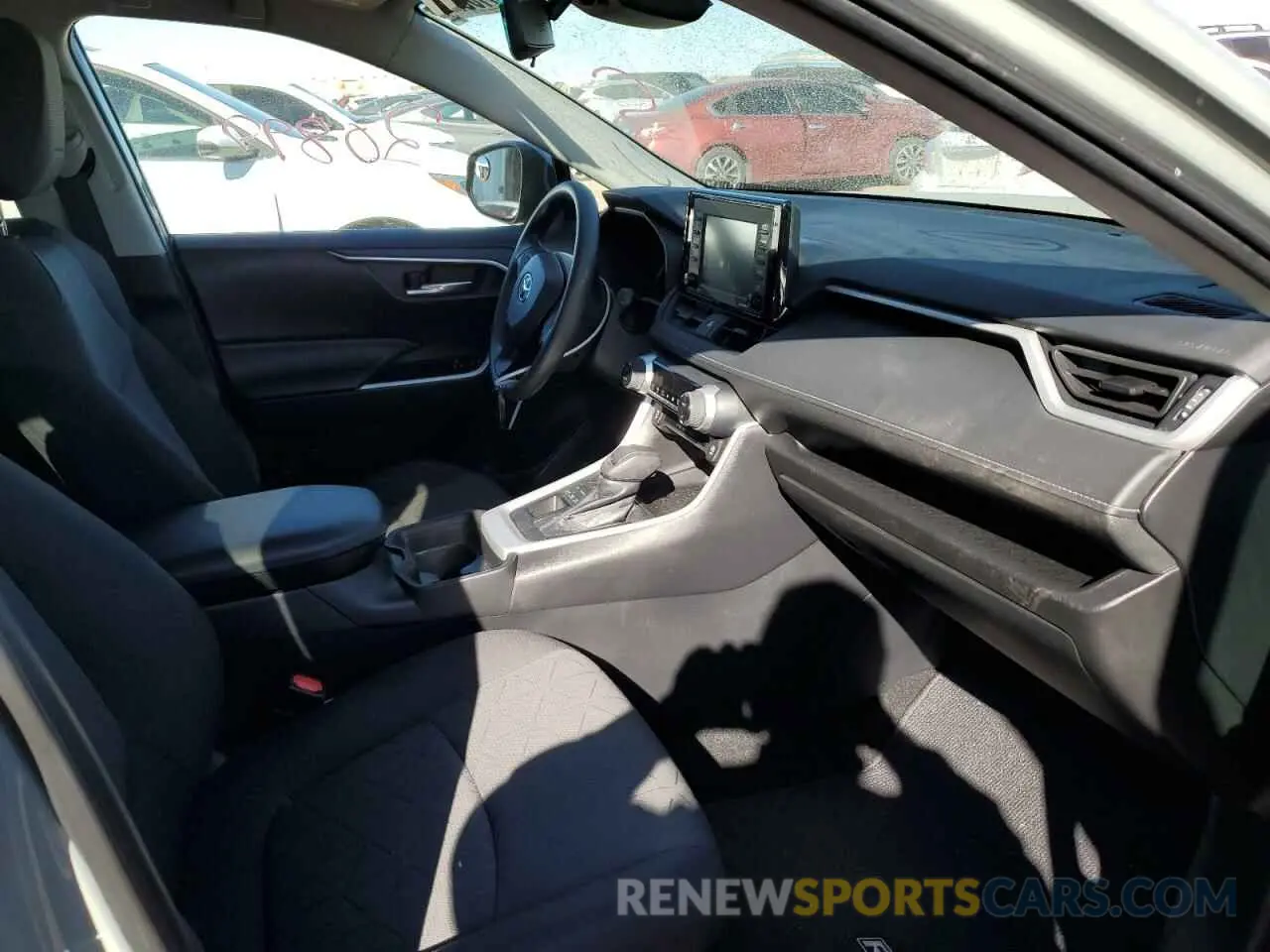 5 Photograph of a damaged car 2T3P1RFV3MC145653 TOYOTA RAV4 2021