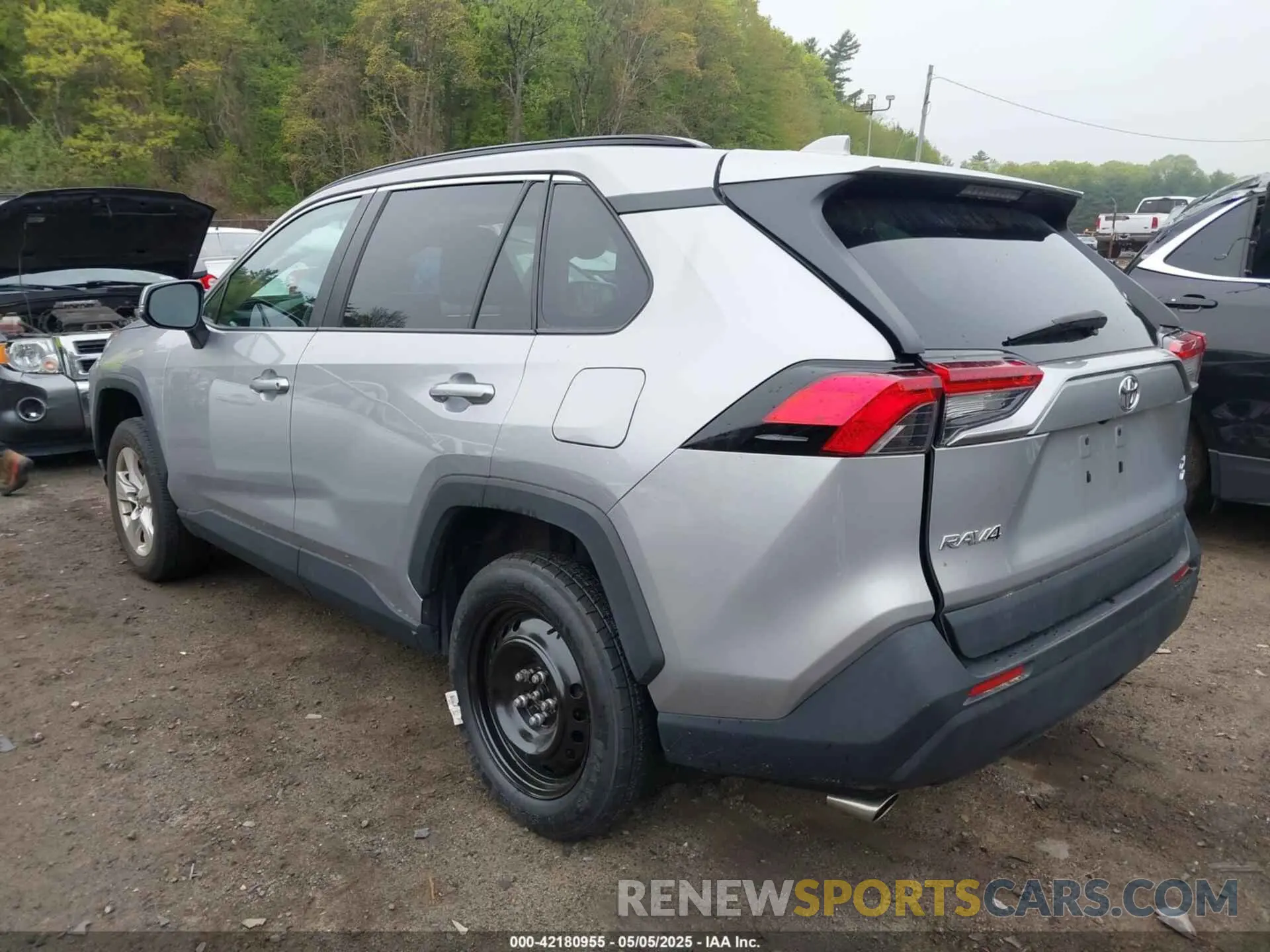 3 Photograph of a damaged car 2T3P1RFV3MC247132 TOYOTA RAV4 2021