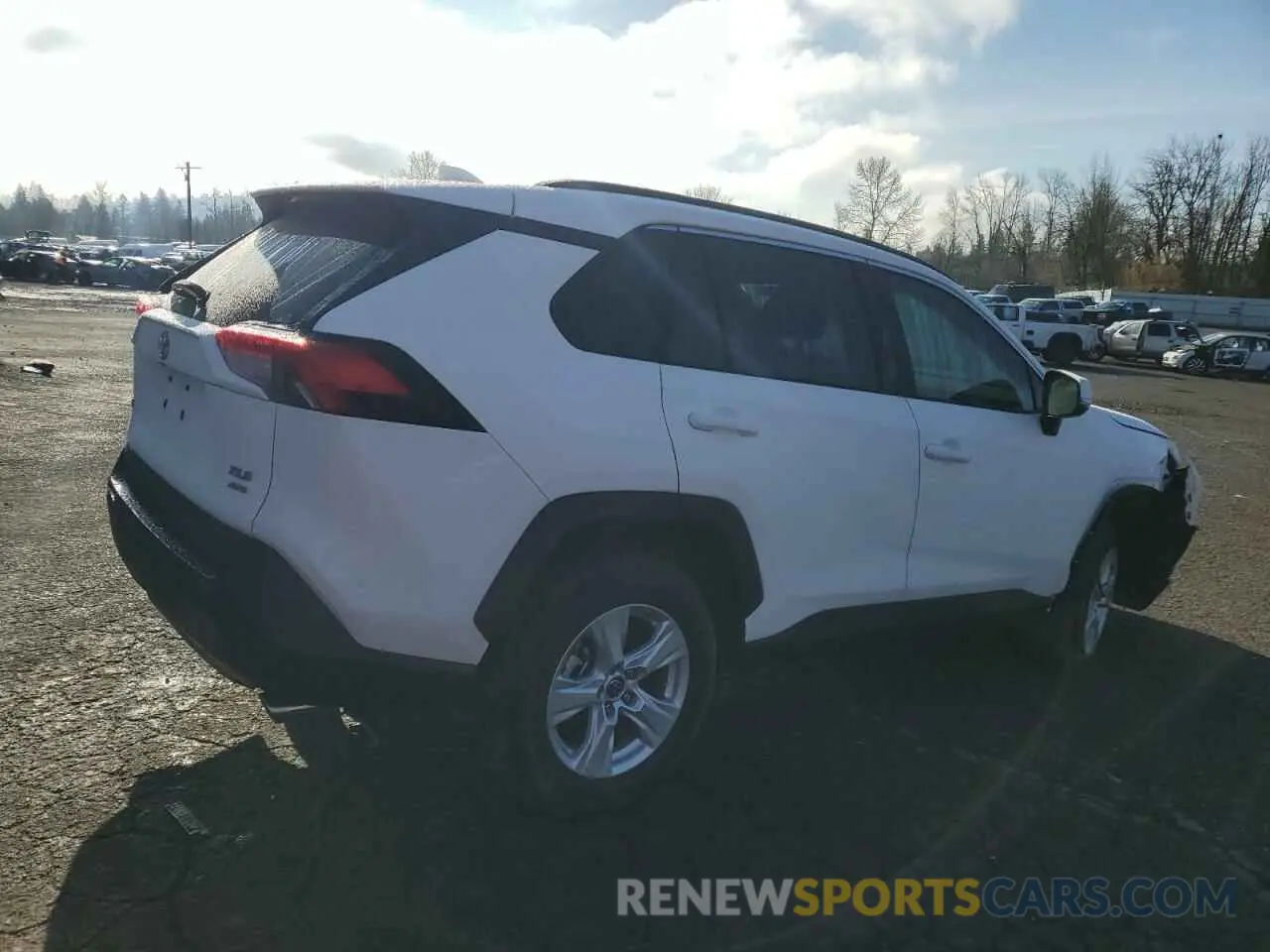 3 Photograph of a damaged car 2T3P1RFV3MW211844 TOYOTA RAV4 2021