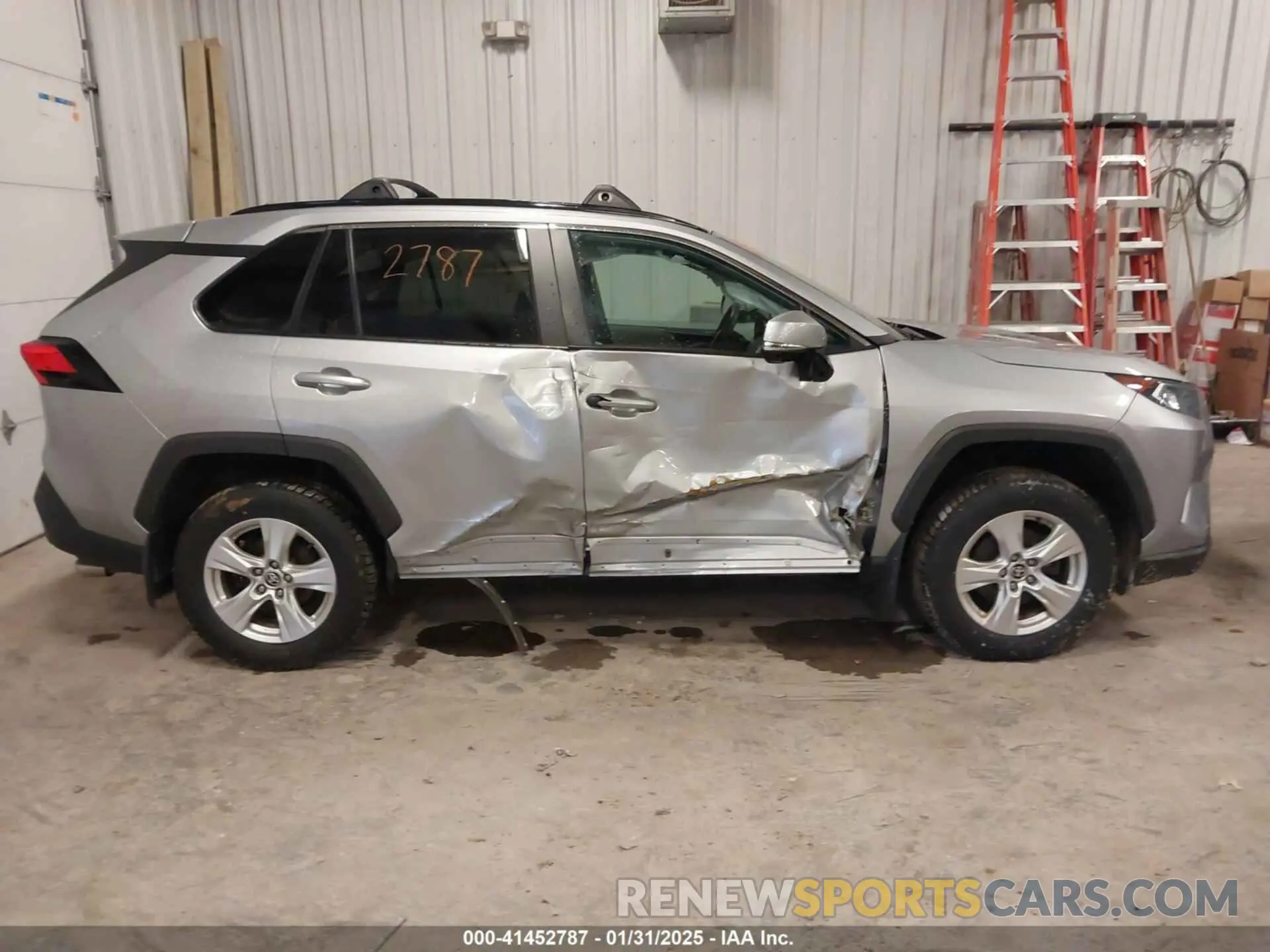 13 Фотография поврежденного автомобиля 2T3P1RFV4MC177270 TOYOTA RAV4 2021