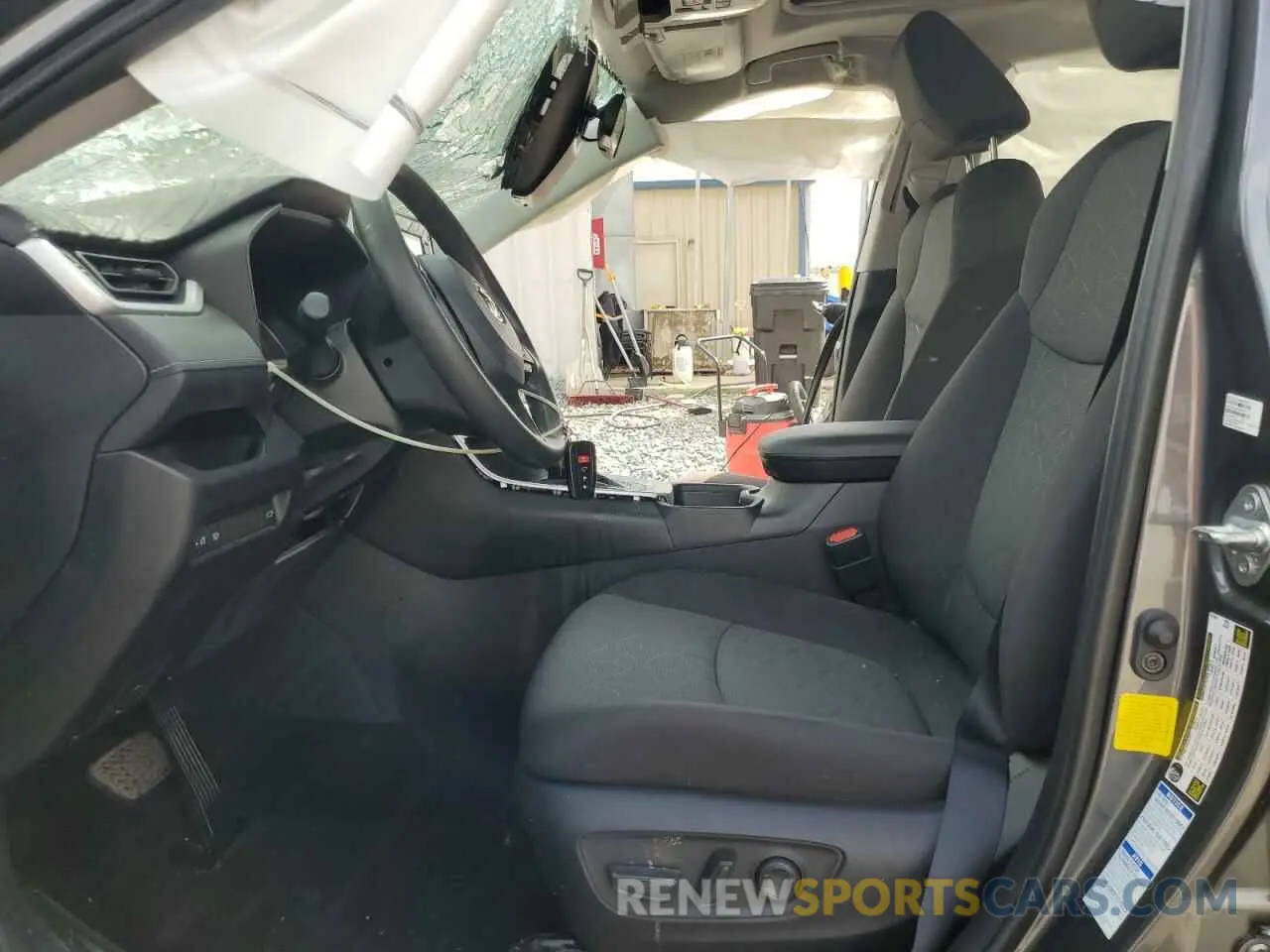 7 Фотография поврежденного автомобиля 2T3P1RFV4MC232431 TOYOTA RAV4 2021