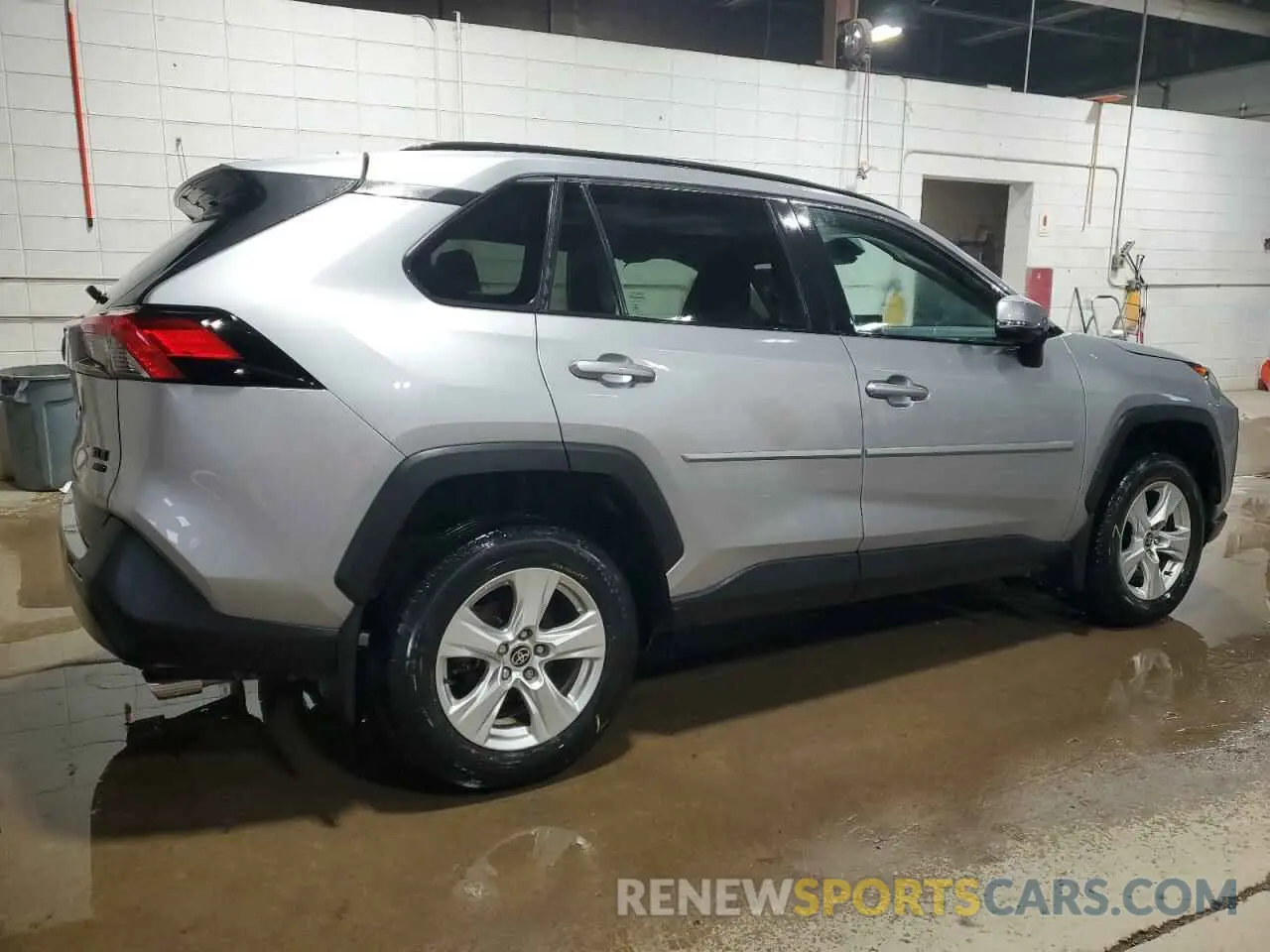 3 Photograph of a damaged car 2T3P1RFV4MC250024 TOYOTA RAV4 2021