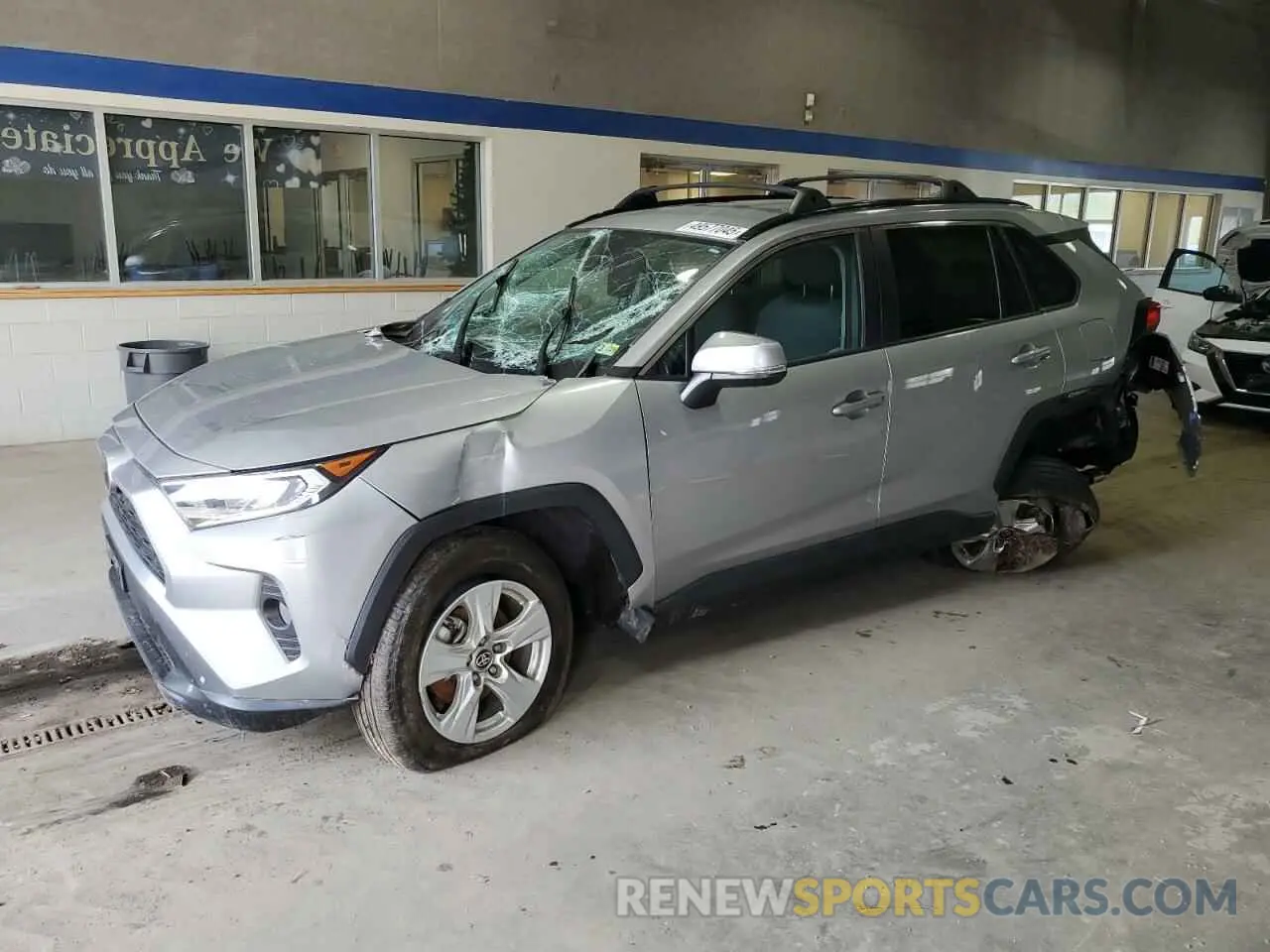 1 Фотография поврежденного автомобиля 2T3P1RFV5MC213502 TOYOTA RAV4 2021