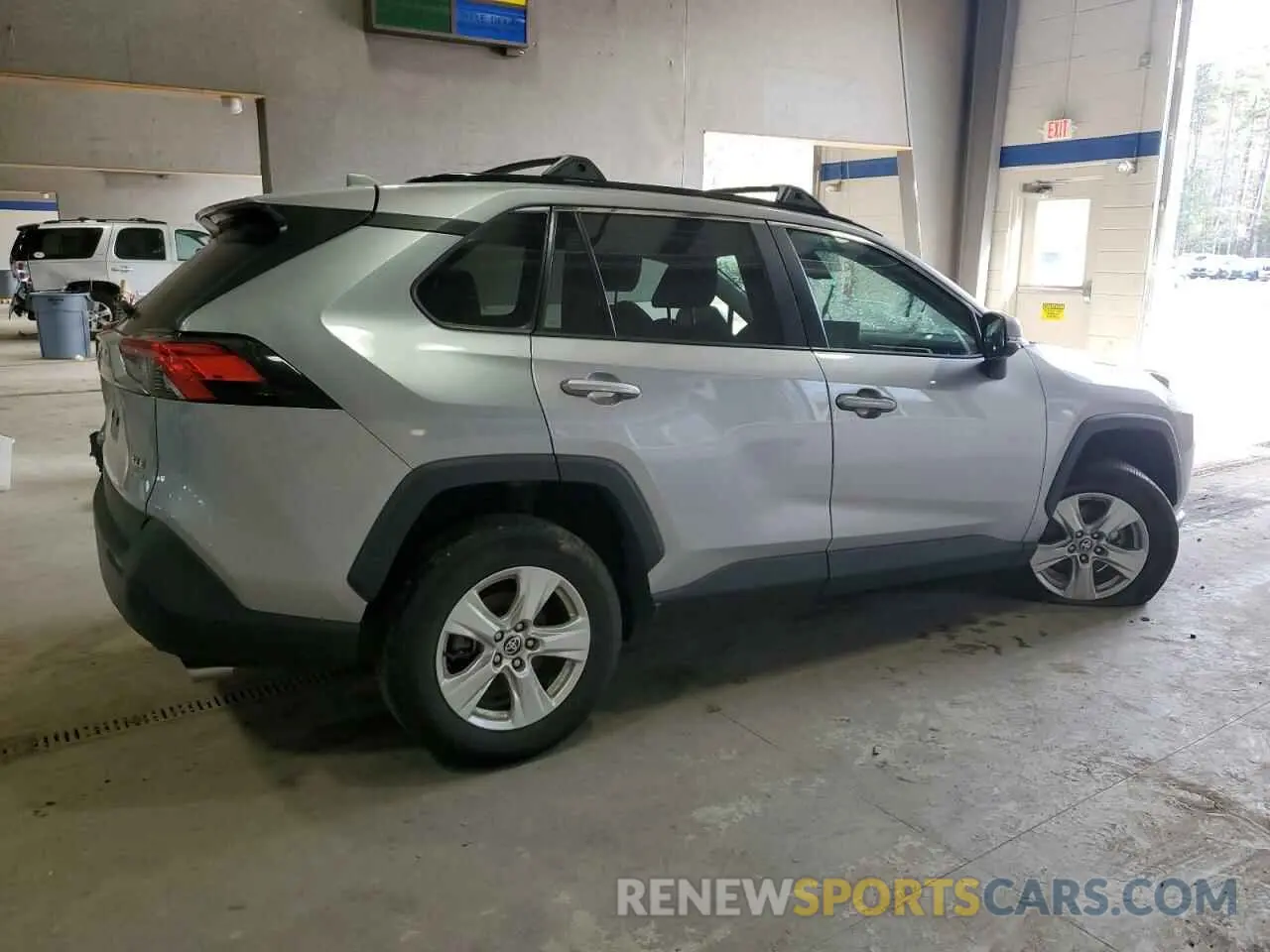 3 Фотография поврежденного автомобиля 2T3P1RFV5MC213502 TOYOTA RAV4 2021