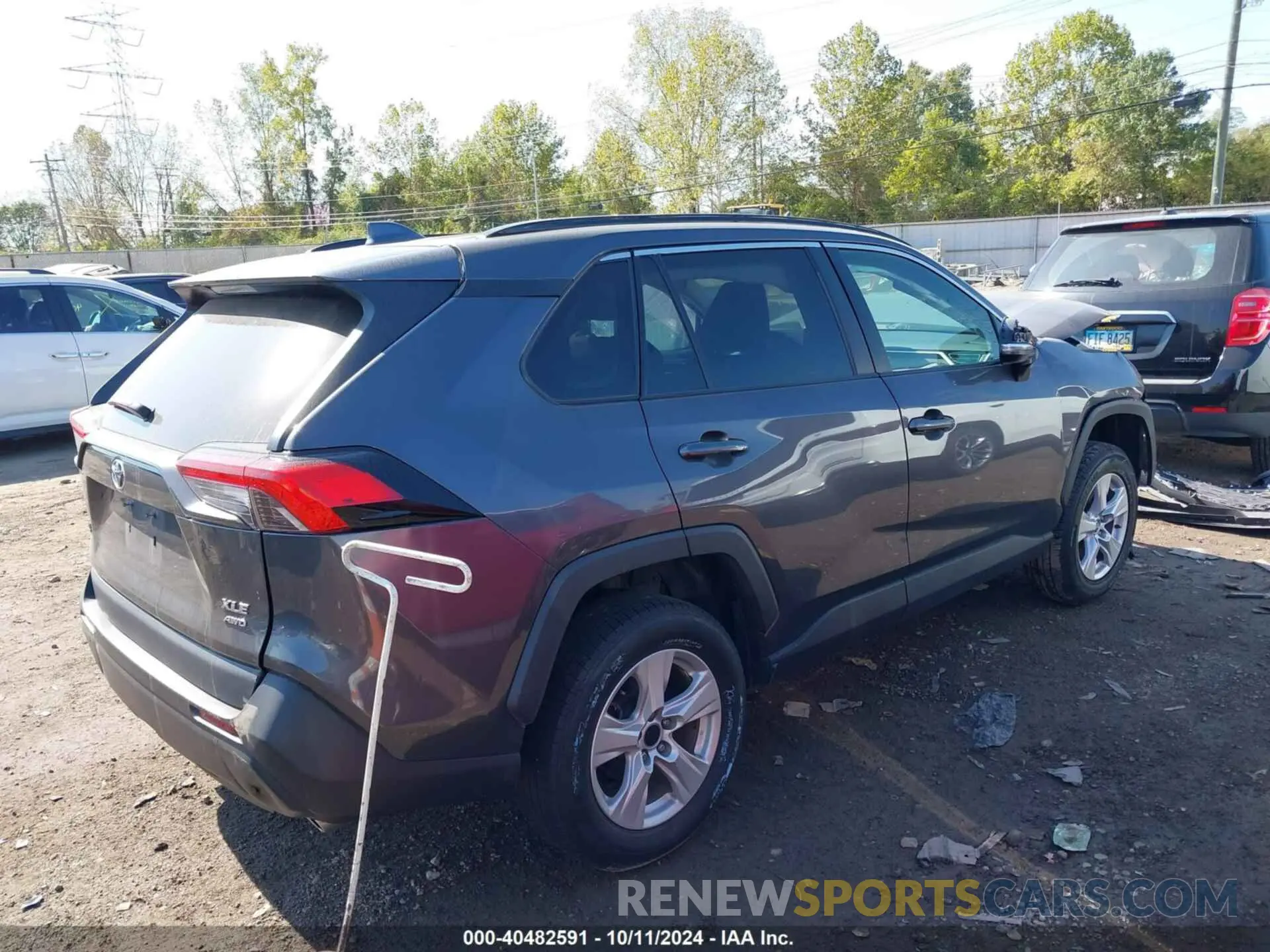 4 Photograph of a damaged car 2T3P1RFV5MW141571 TOYOTA RAV4 2021