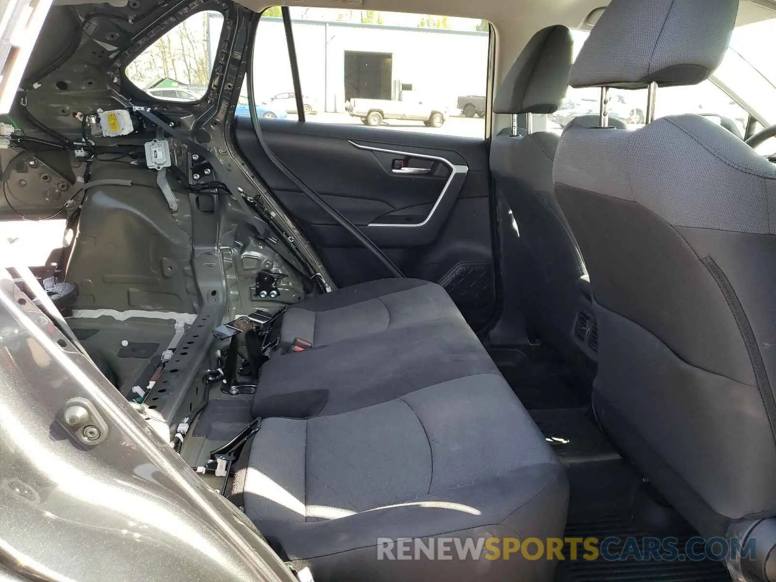 6 Photograph of a damaged car 2T3P1RFV5MW167300 TOYOTA RAV4 2021