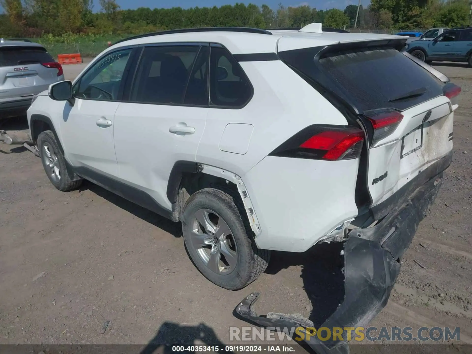3 Photograph of a damaged car 2T3P1RFV5MW224949 TOYOTA RAV4 2021