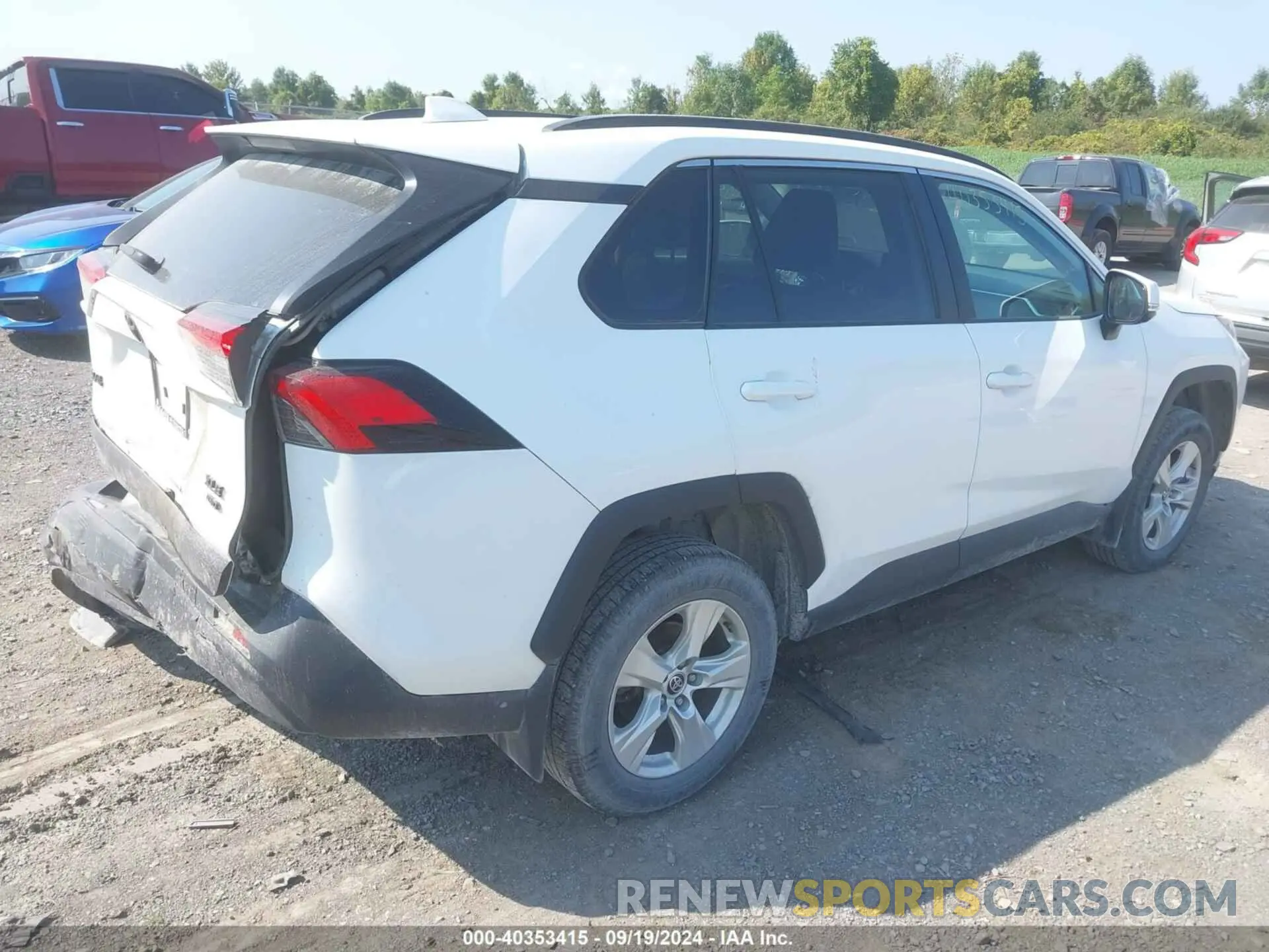 4 Photograph of a damaged car 2T3P1RFV5MW224949 TOYOTA RAV4 2021