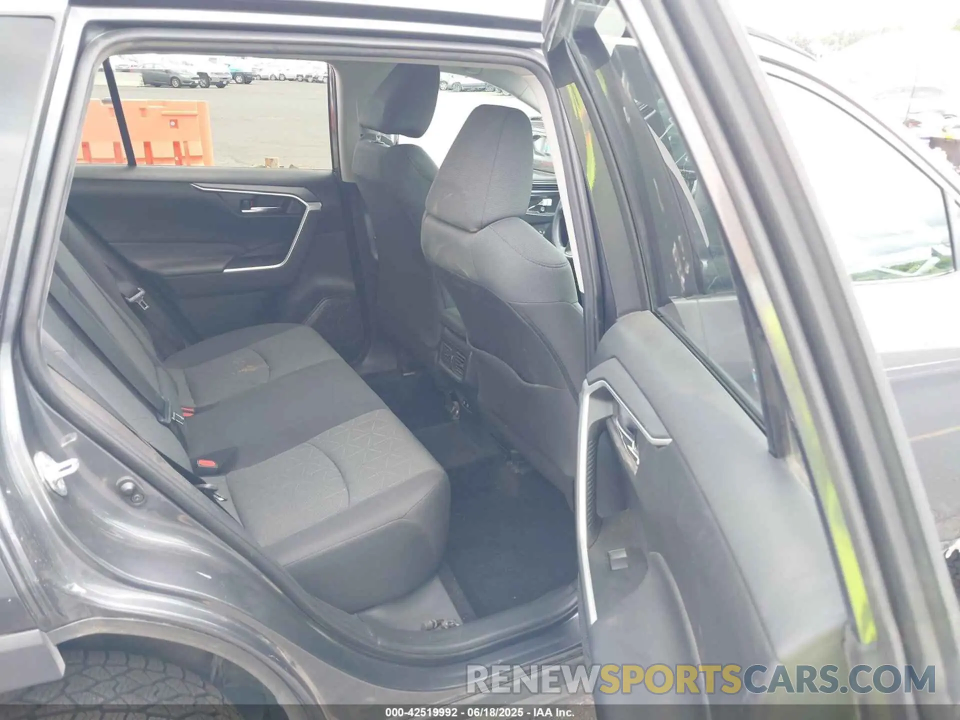 8 Фотография поврежденного автомобиля 2T3P1RFV5MW230332 TOYOTA RAV4 2021