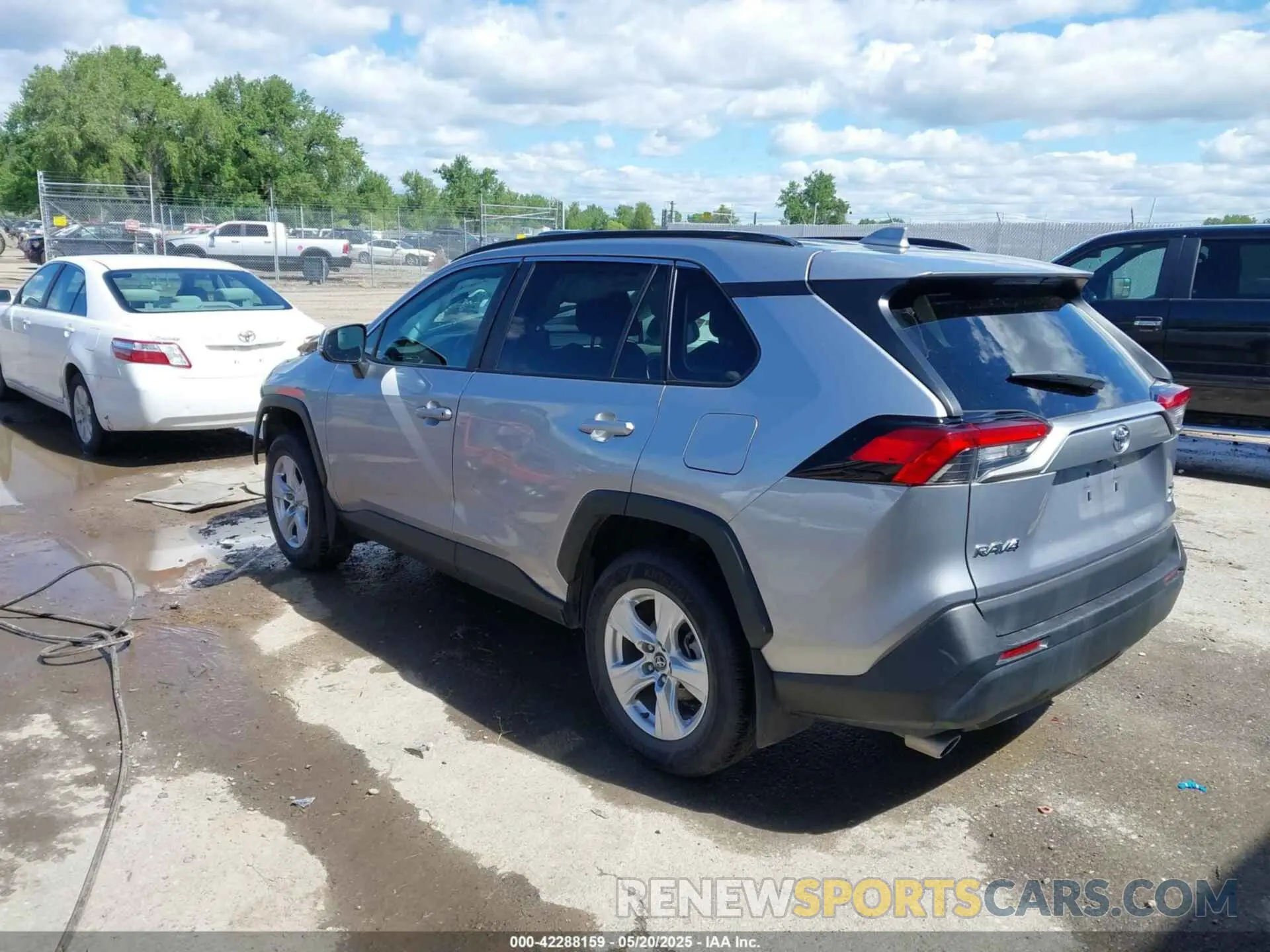 3 Photograph of a damaged car 2T3P1RFV6MC153214 TOYOTA RAV4 2021