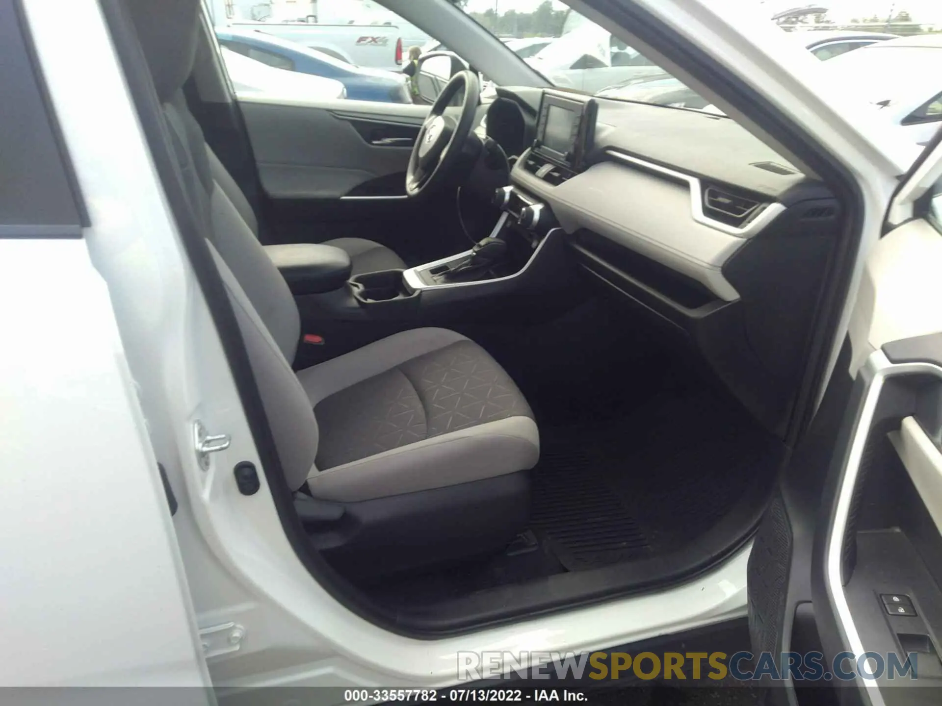 5 Фотография поврежденного автомобиля 2T3P1RFV6MC186309 TOYOTA RAV4 2021
