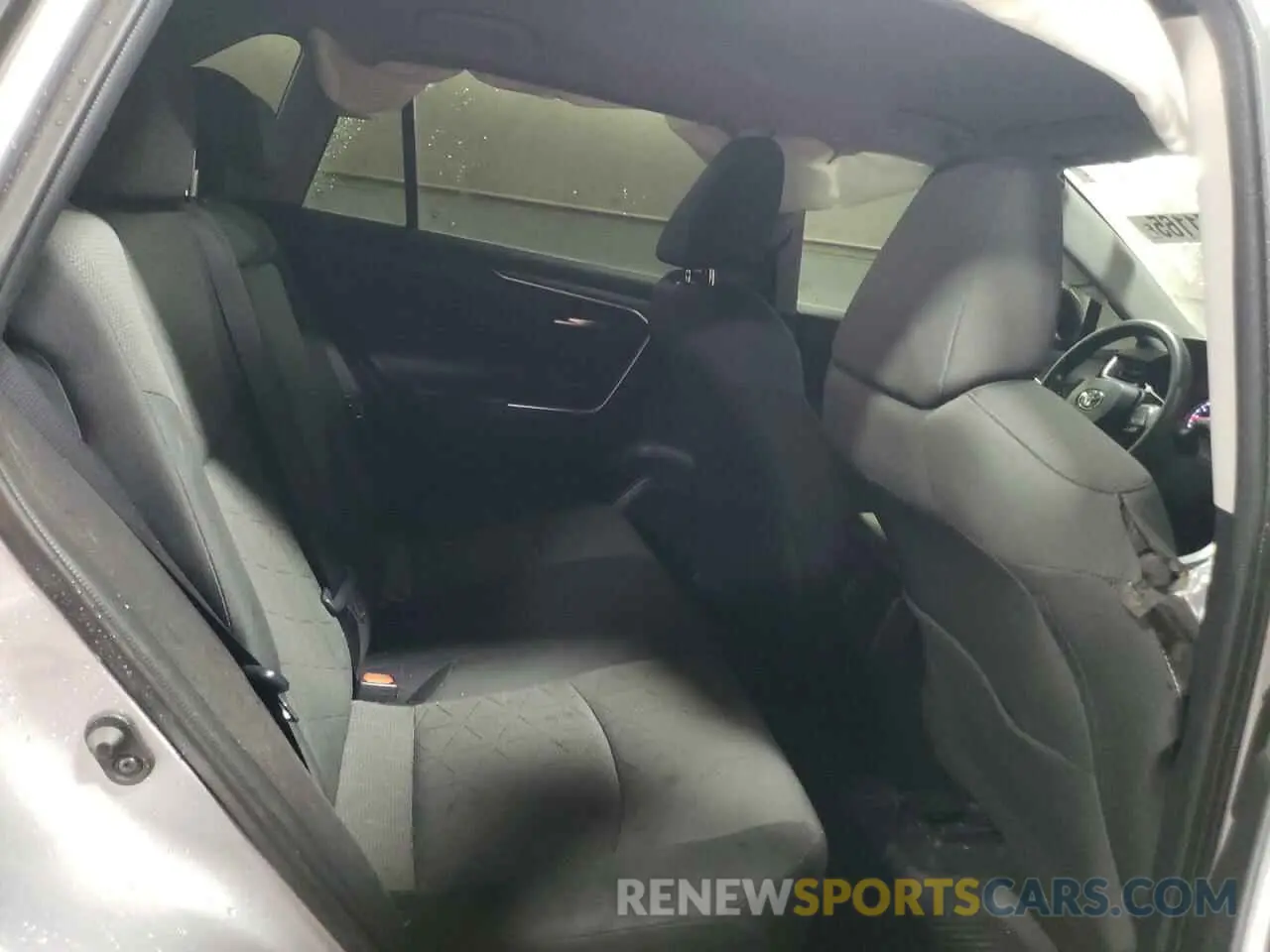 10 Фотография поврежденного автомобиля 2T3P1RFV6MC215890 TOYOTA RAV4 2021