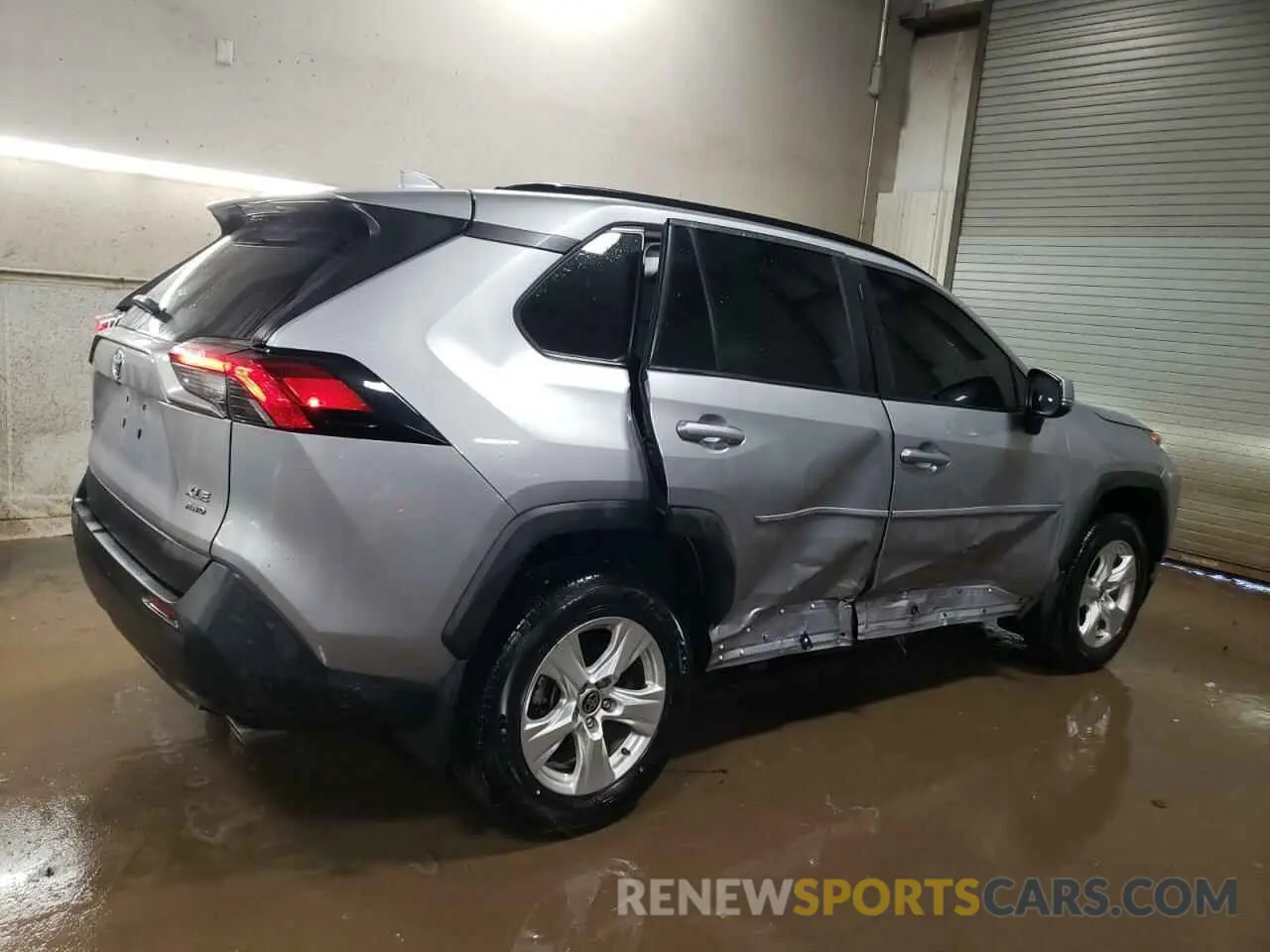 3 Фотография поврежденного автомобиля 2T3P1RFV6MC215890 TOYOTA RAV4 2021