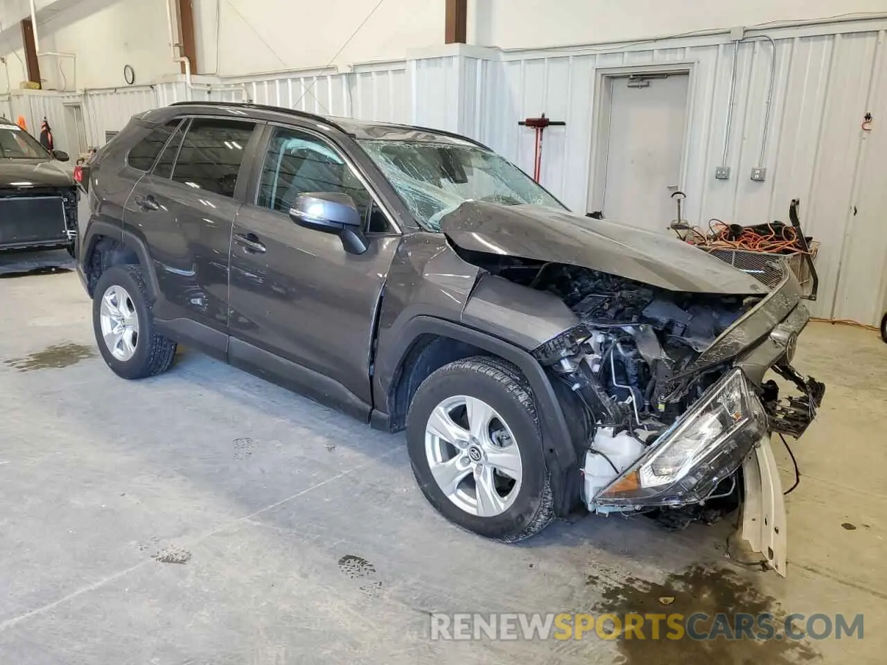 4 Photograph of a damaged car 2T3P1RFV6MW152854 TOYOTA RAV4 2021