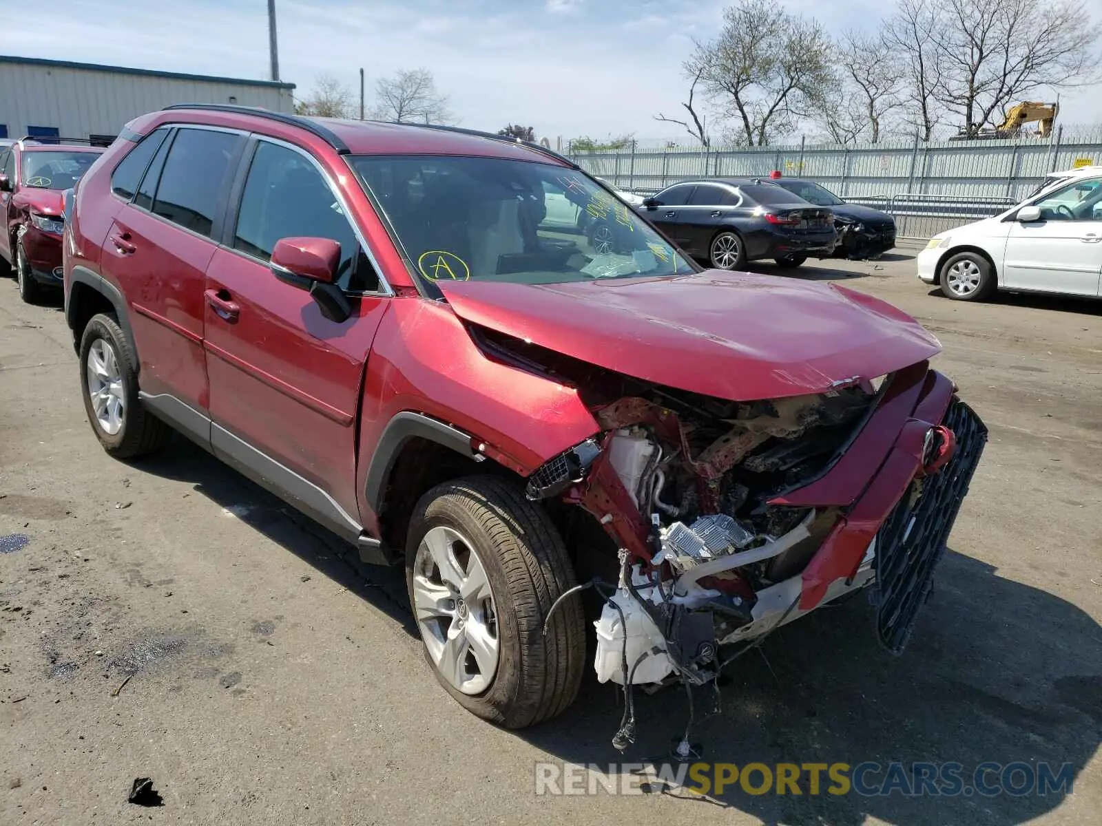 1 Photograph of a damaged car 2T3P1RFV6MW170111 TOYOTA RAV4 2021