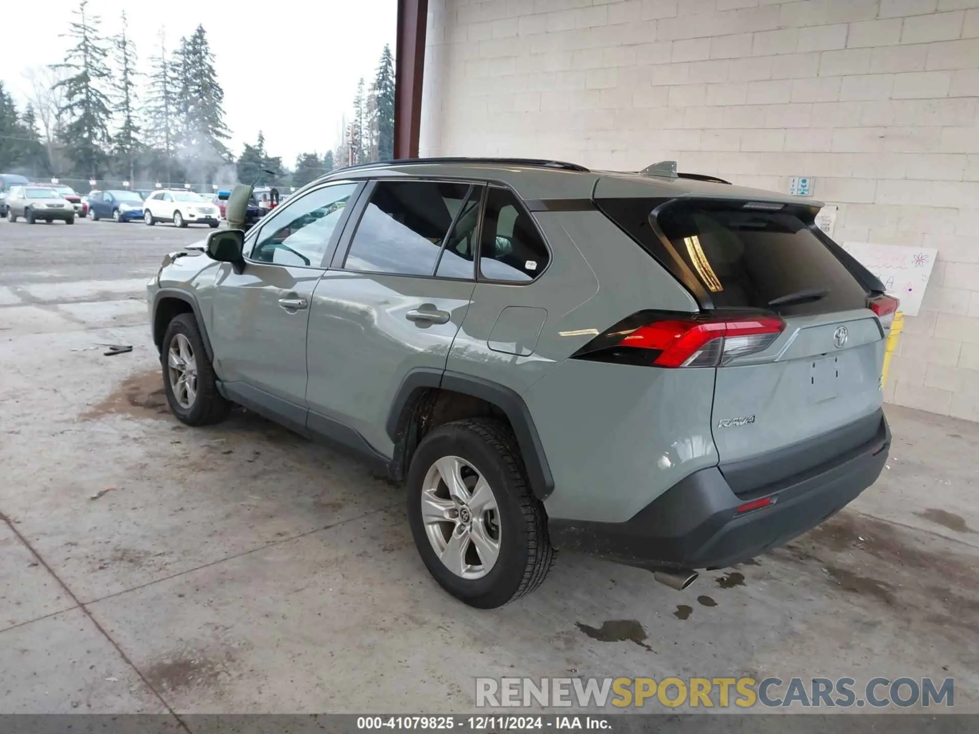3 Photograph of a damaged car 2T3P1RFV6MW172957 TOYOTA RAV4 2021