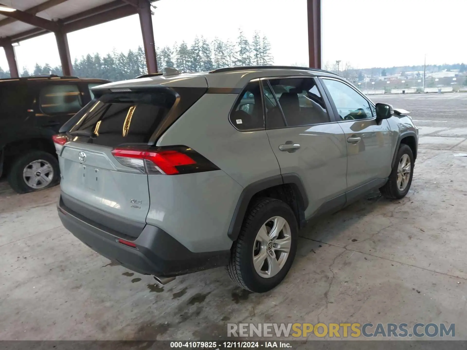 4 Photograph of a damaged car 2T3P1RFV6MW172957 TOYOTA RAV4 2021