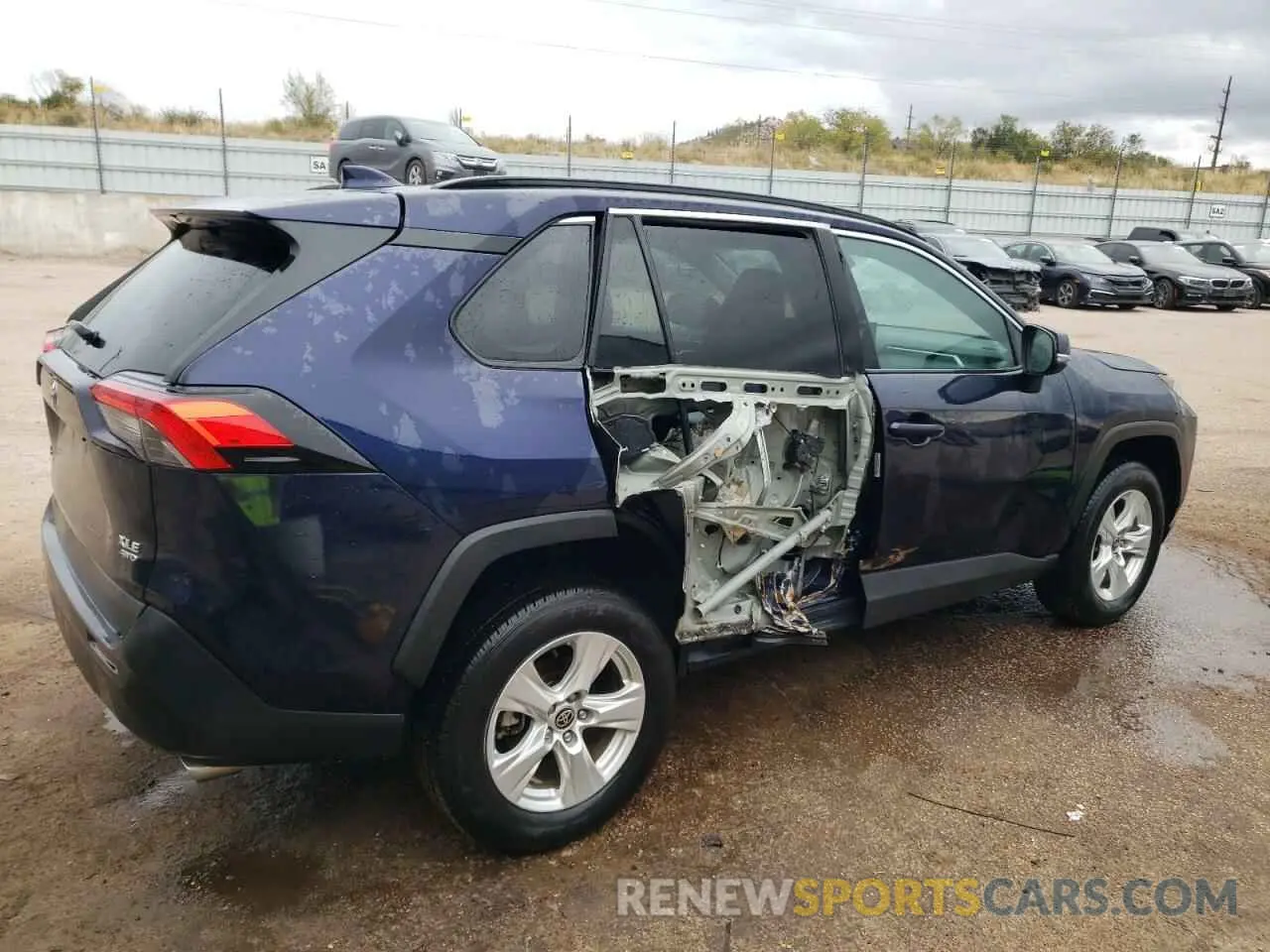 3 Фотография поврежденного автомобиля 2T3P1RFV6MW185675 TOYOTA RAV4 2021