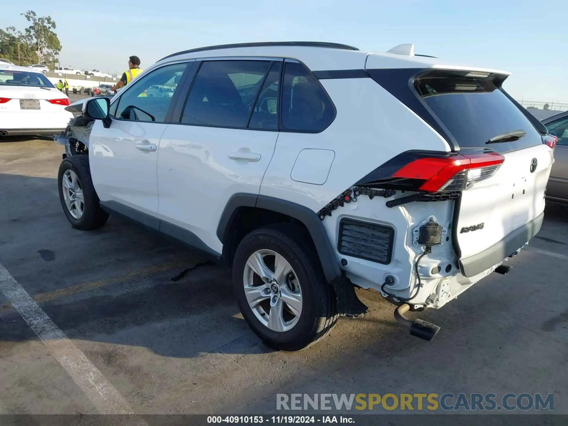 3 Фотография поврежденного автомобиля 2T3P1RFV7MC151598 TOYOTA RAV4 2021