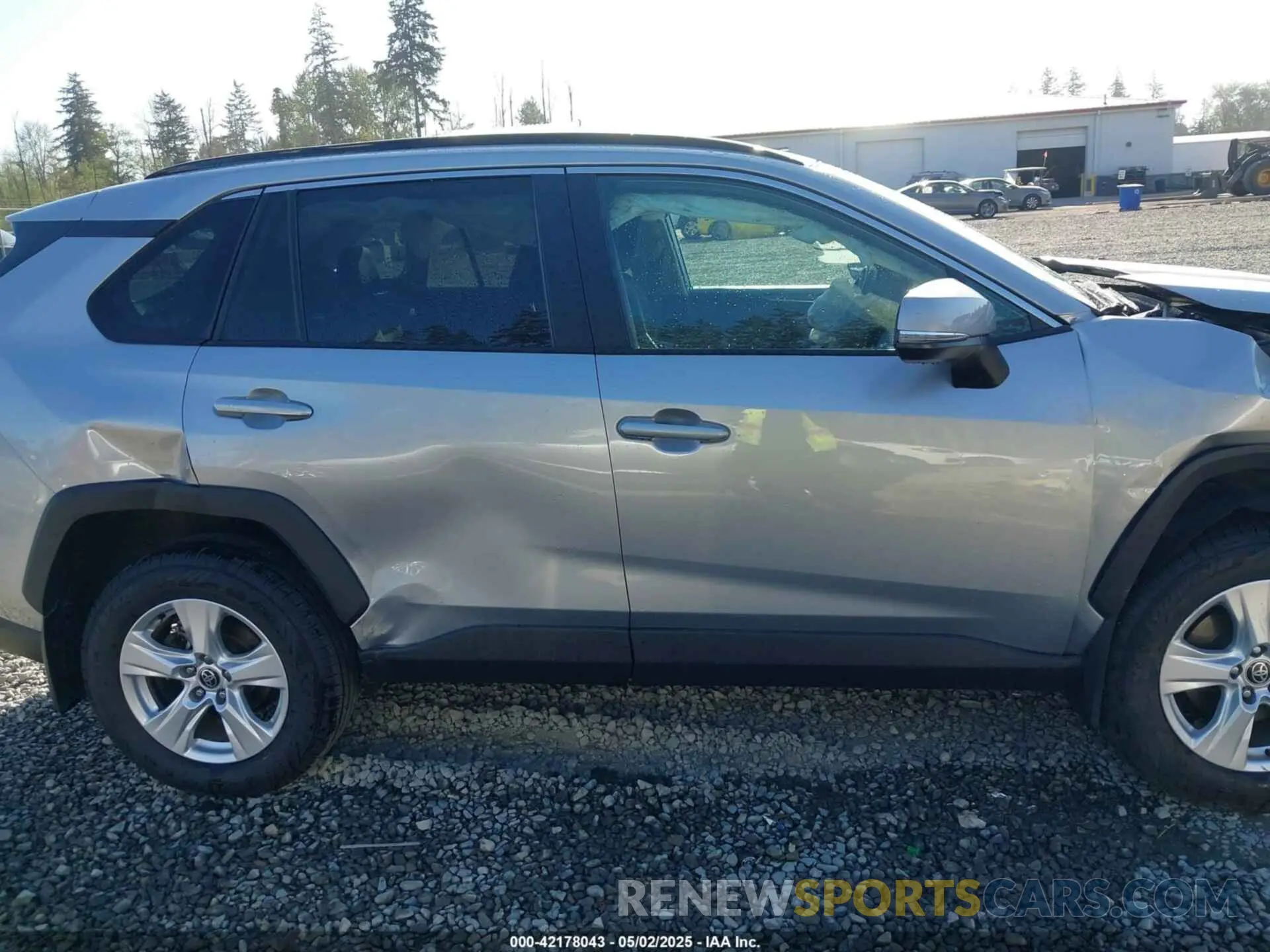 13 Photograph of a damaged car 2T3P1RFV7MC212805 TOYOTA RAV4 2021