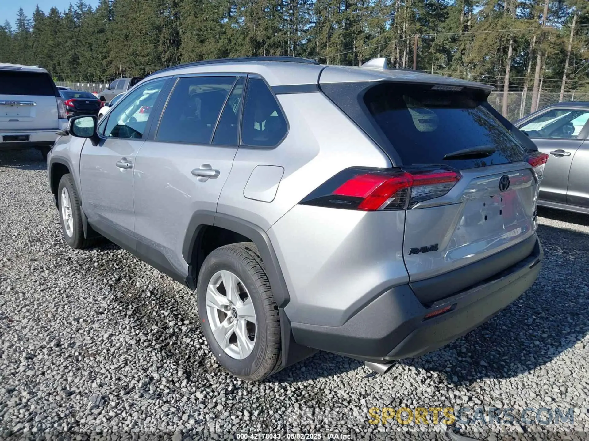 3 Photograph of a damaged car 2T3P1RFV7MC212805 TOYOTA RAV4 2021