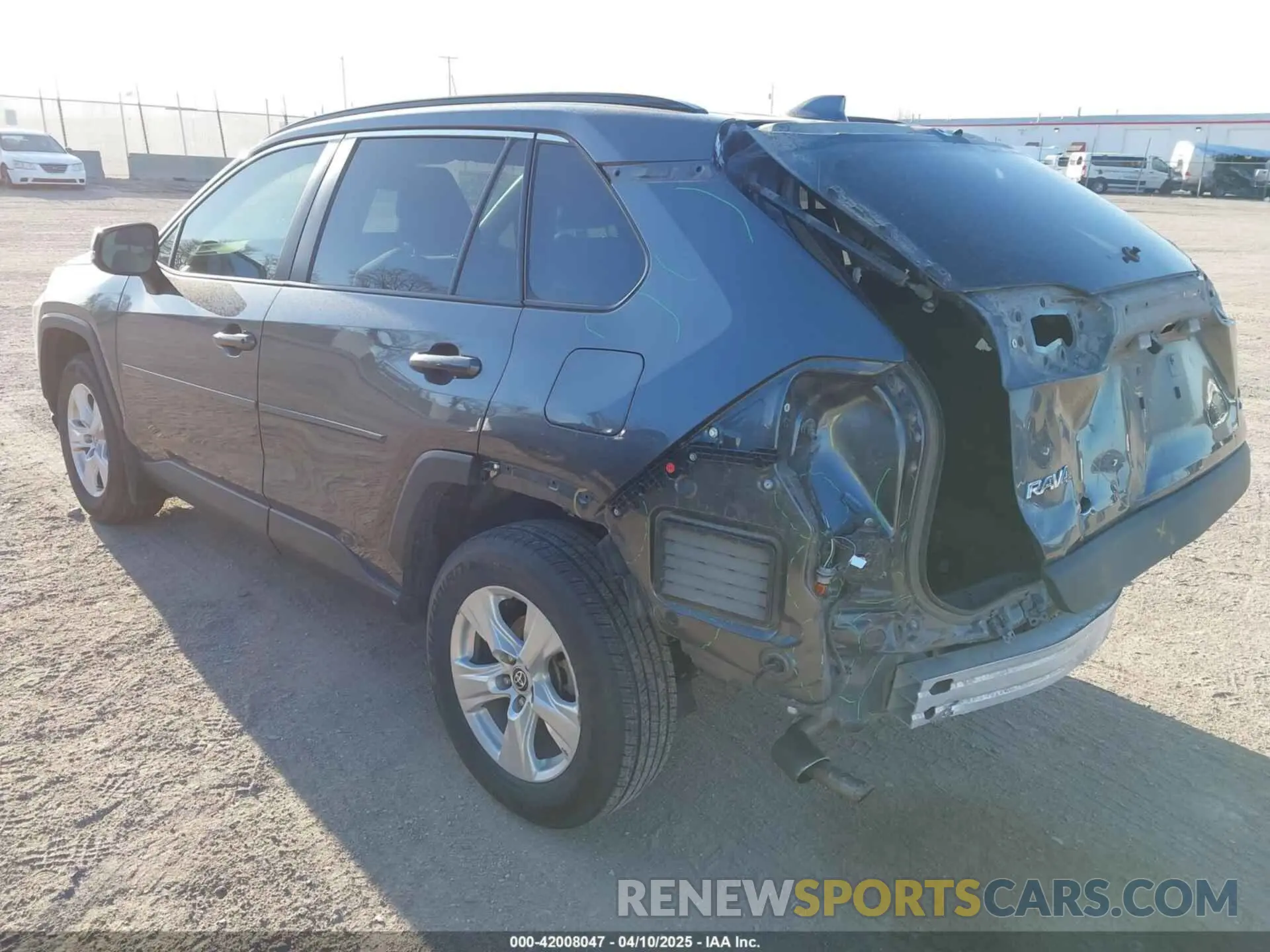 3 Фотография поврежденного автомобиля 2T3P1RFV7MC227207 TOYOTA RAV4 2021