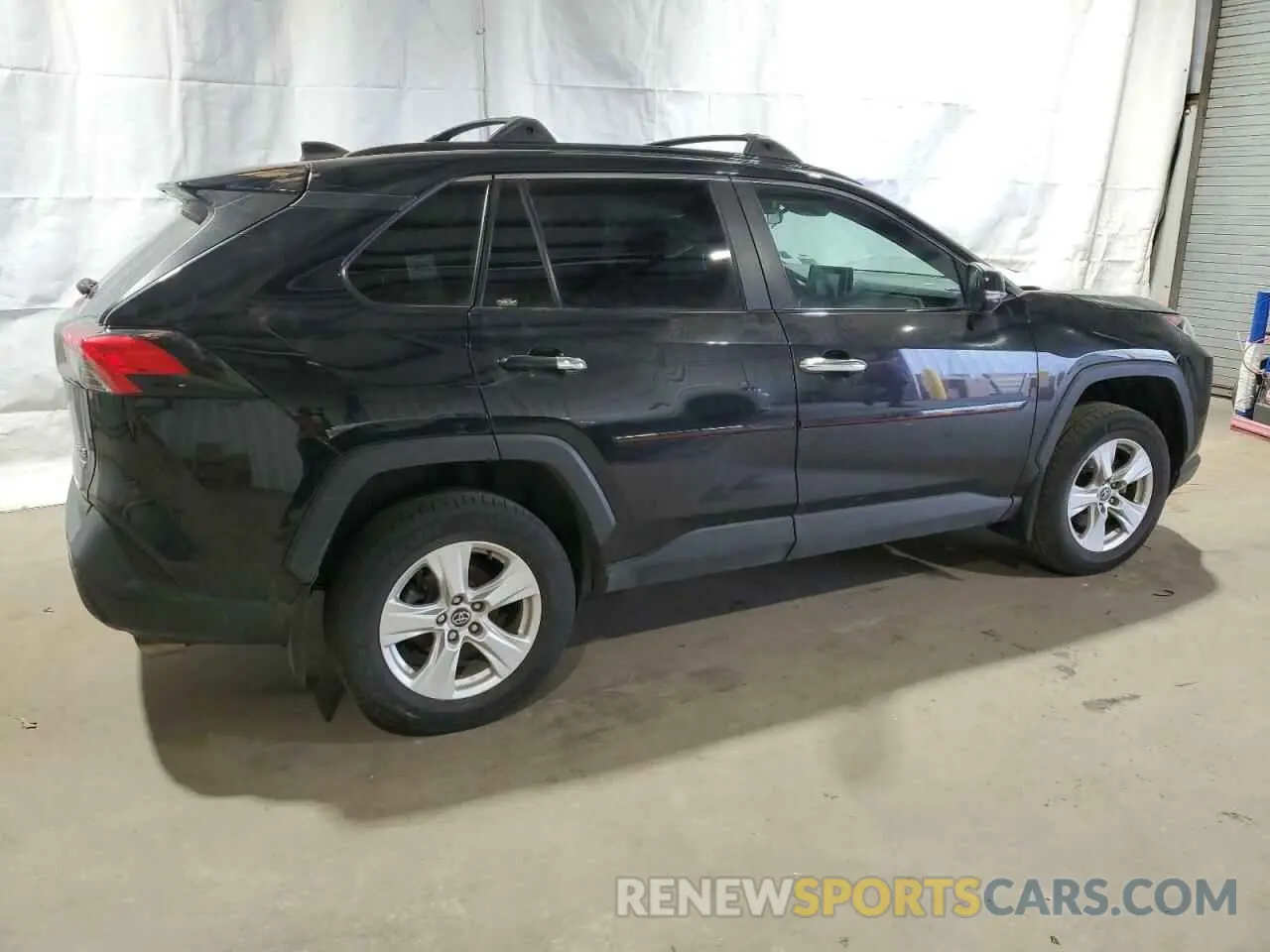3 Photograph of a damaged car 2T3P1RFV7MW141751 TOYOTA RAV4 2021