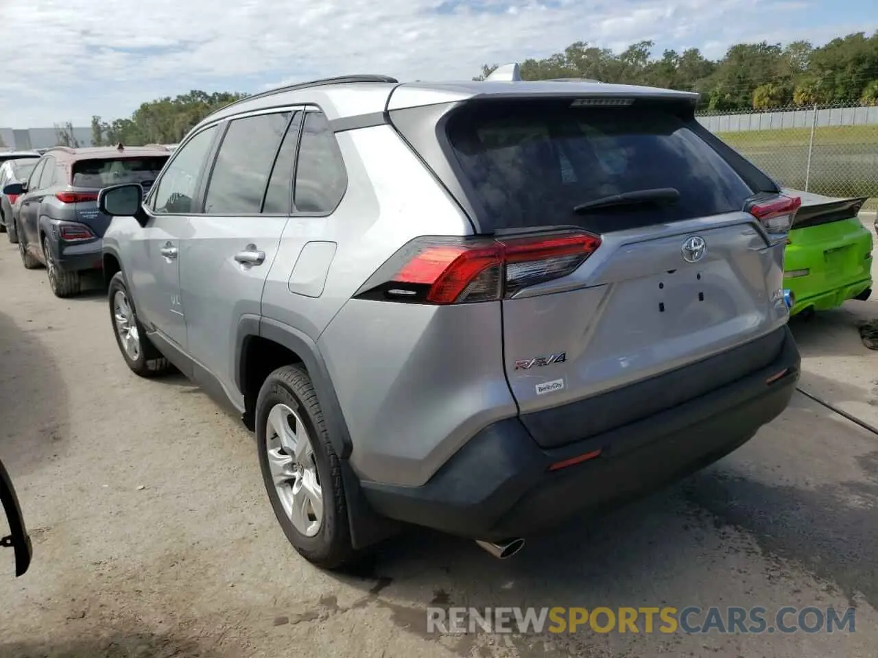 3 Photograph of a damaged car 2T3P1RFV7MW216075 TOYOTA RAV4 2021