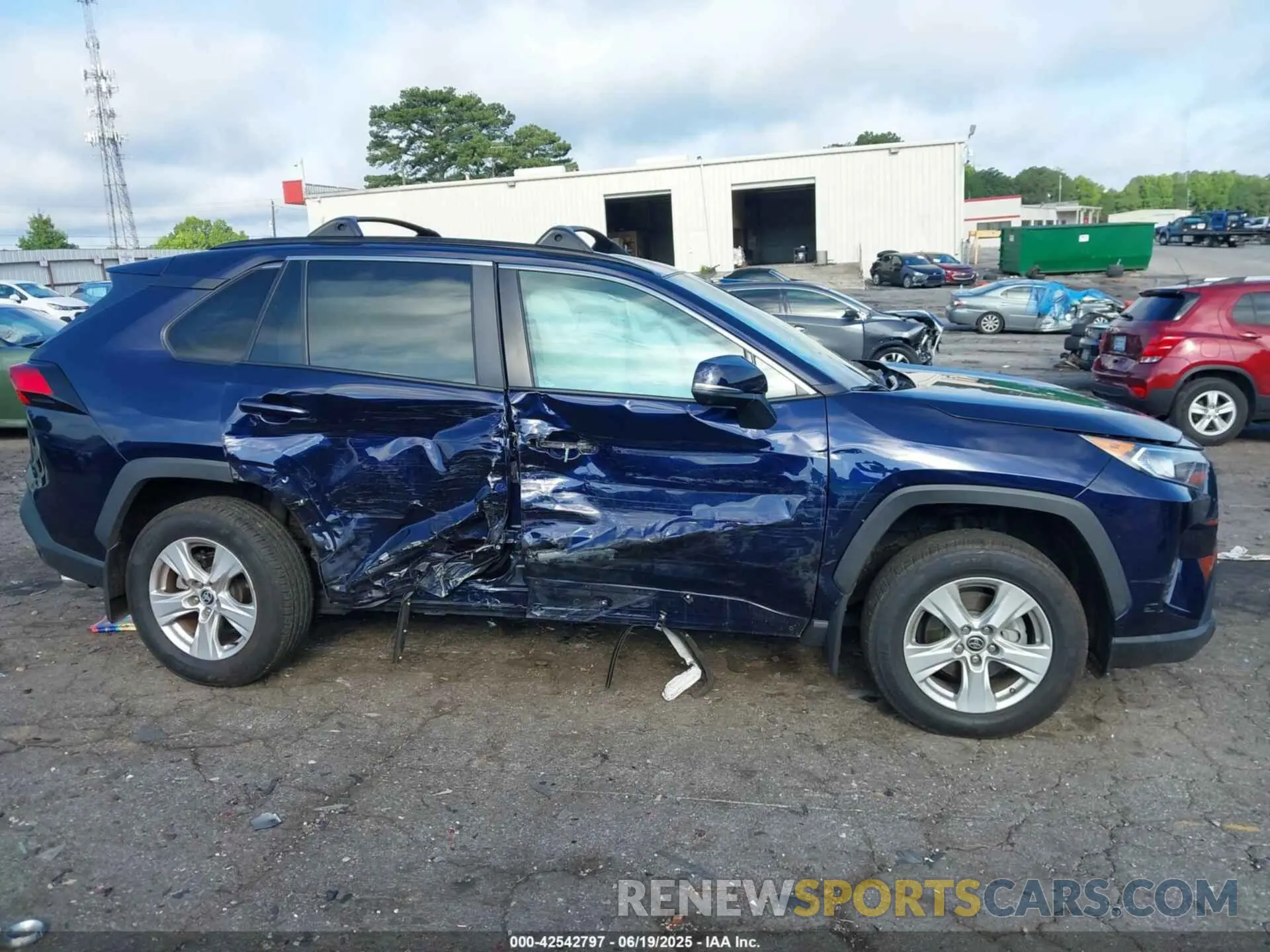 12 Фотография поврежденного автомобиля 2T3P1RFV7MW217081 TOYOTA RAV4 2021