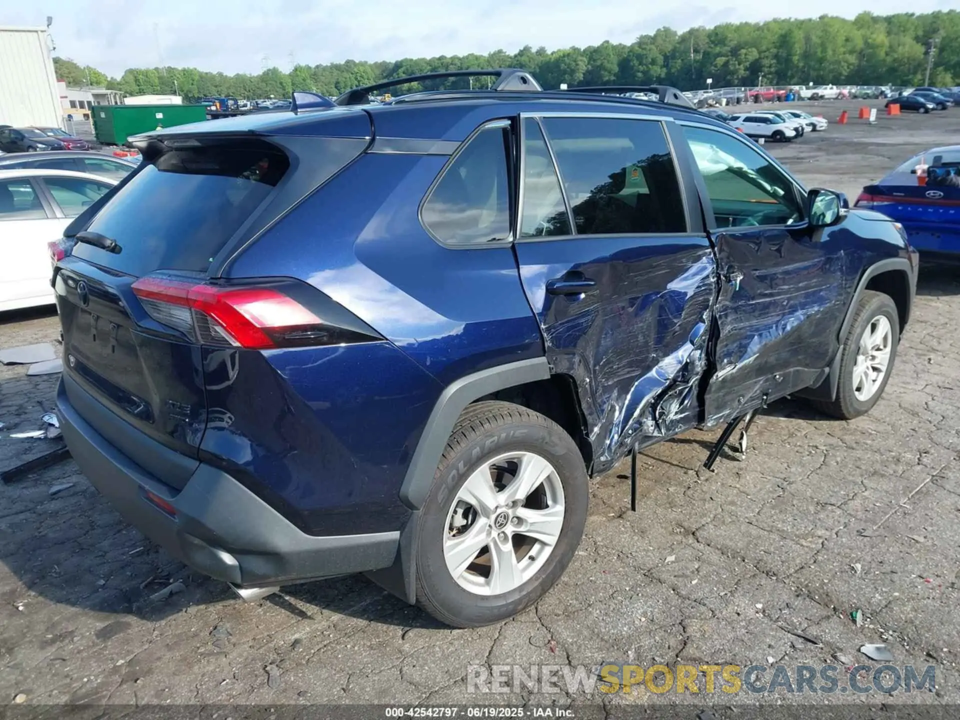4 Фотография поврежденного автомобиля 2T3P1RFV7MW217081 TOYOTA RAV4 2021
