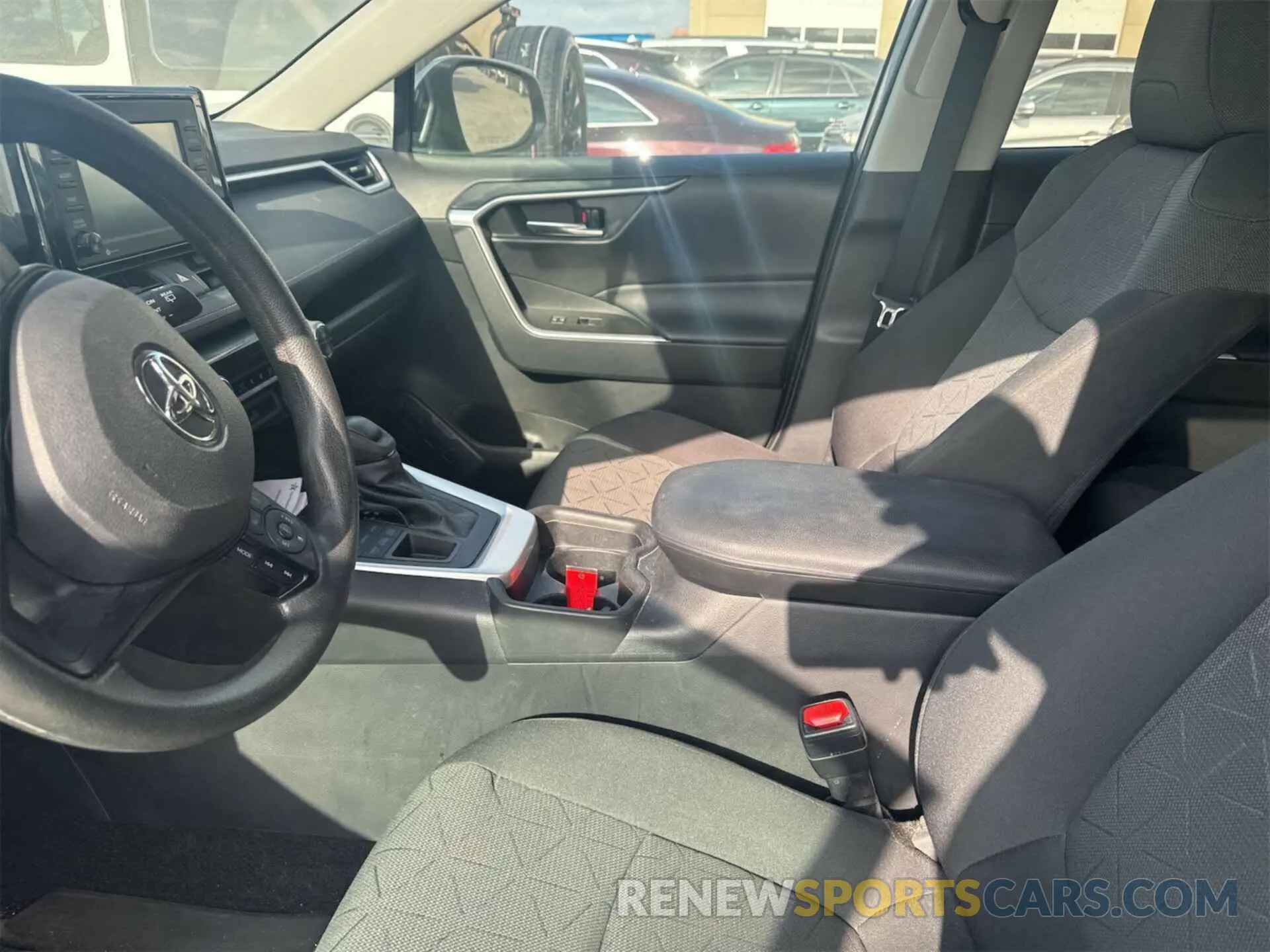 1 Фотография поврежденного автомобиля 2T3P1RFV8MW185290 TOYOTA RAV4 2021