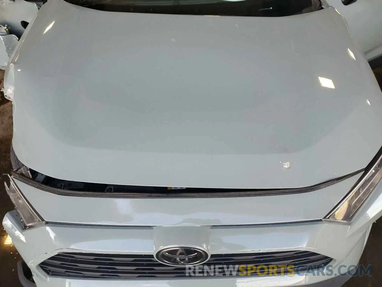 12 Photograph of a damaged car 2T3P1RFV8MW209328 TOYOTA RAV4 2021