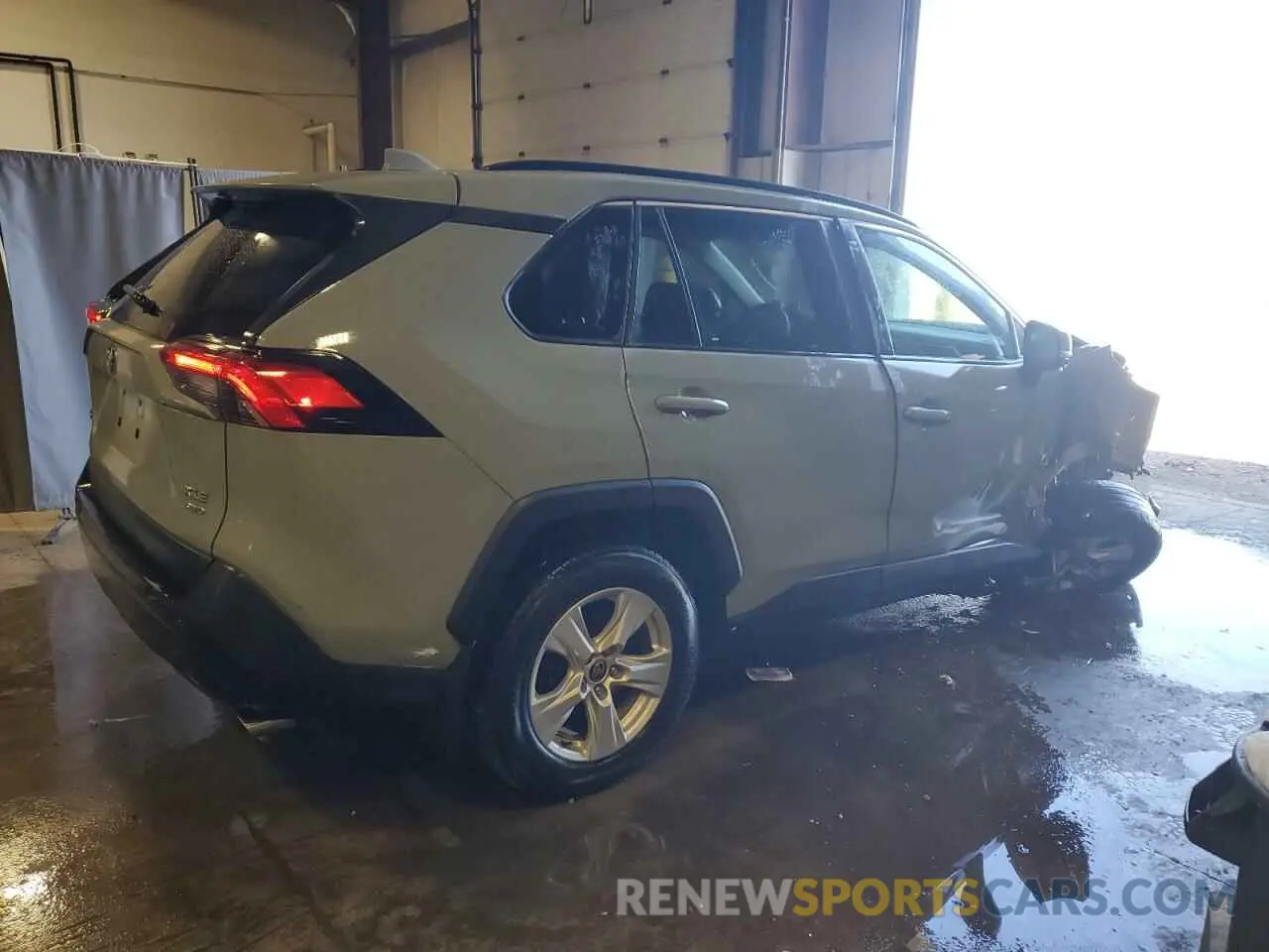 3 Photograph of a damaged car 2T3P1RFV8MW209328 TOYOTA RAV4 2021