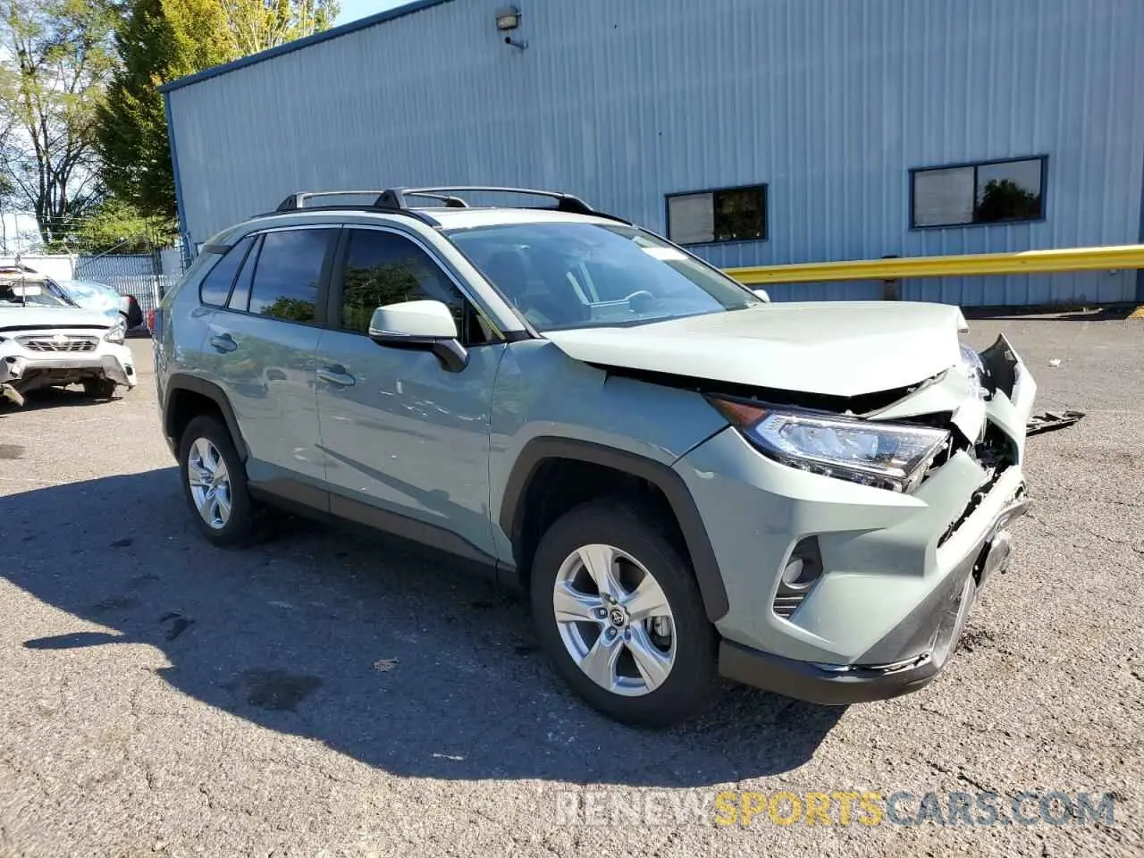 4 Photograph of a damaged car 2T3P1RFV8MW247268 TOYOTA RAV4 2021