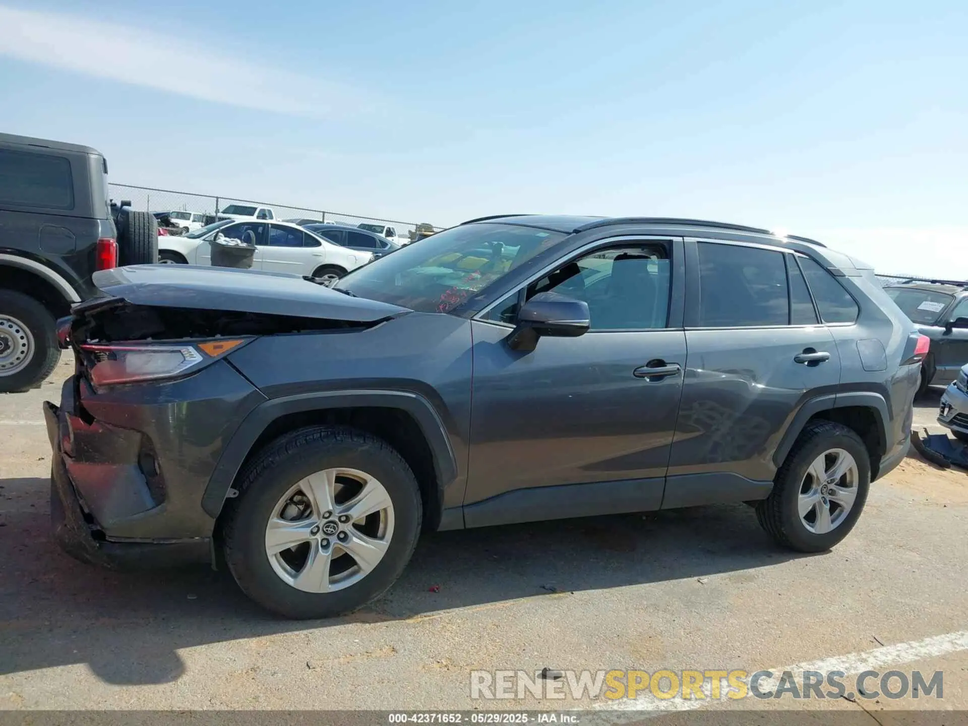 13 Фотография поврежденного автомобиля 2T3P1RFV9MC150811 TOYOTA RAV4 2021
