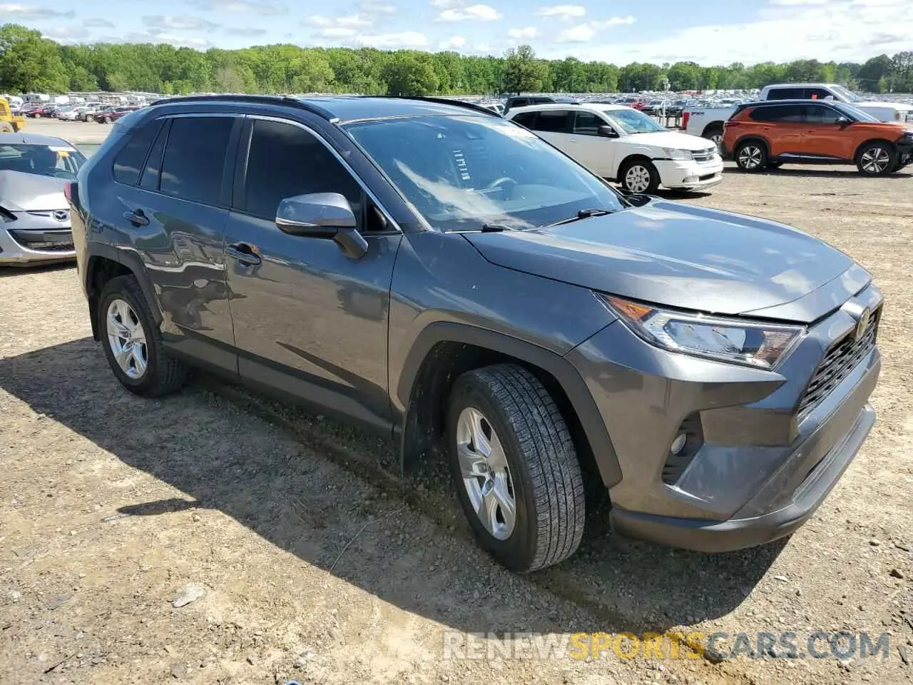 4 Photograph of a damaged car 2T3P1RFV9MC180908 TOYOTA RAV4 2021