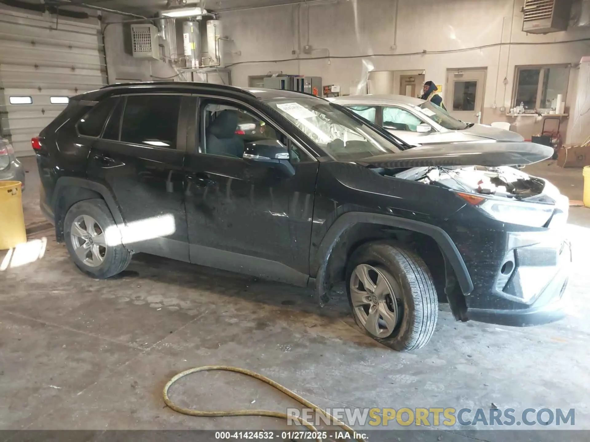 1 Photograph of a damaged car 2T3P1RFV9MC203815 TOYOTA RAV4 2021