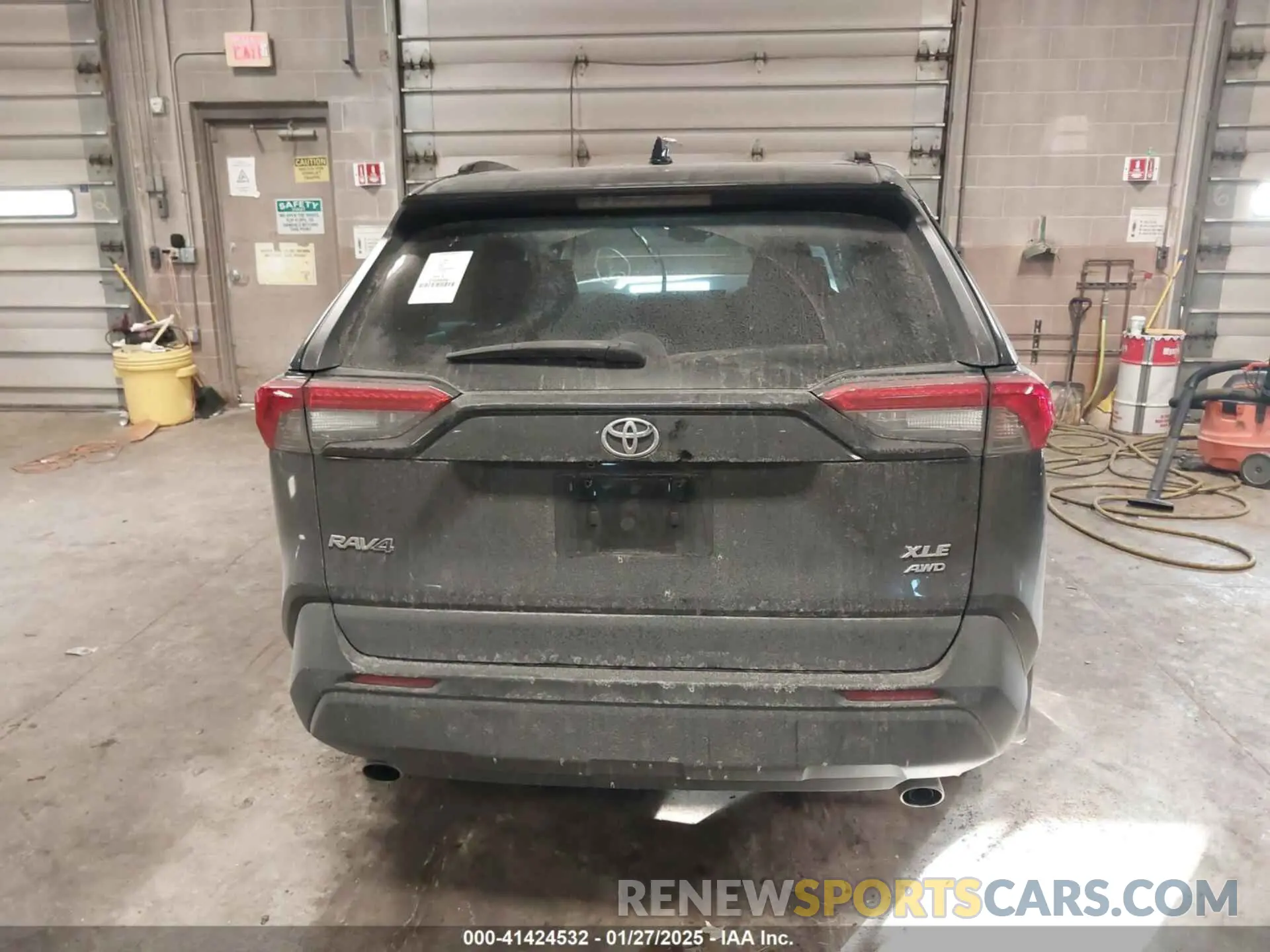 15 Photograph of a damaged car 2T3P1RFV9MC203815 TOYOTA RAV4 2021
