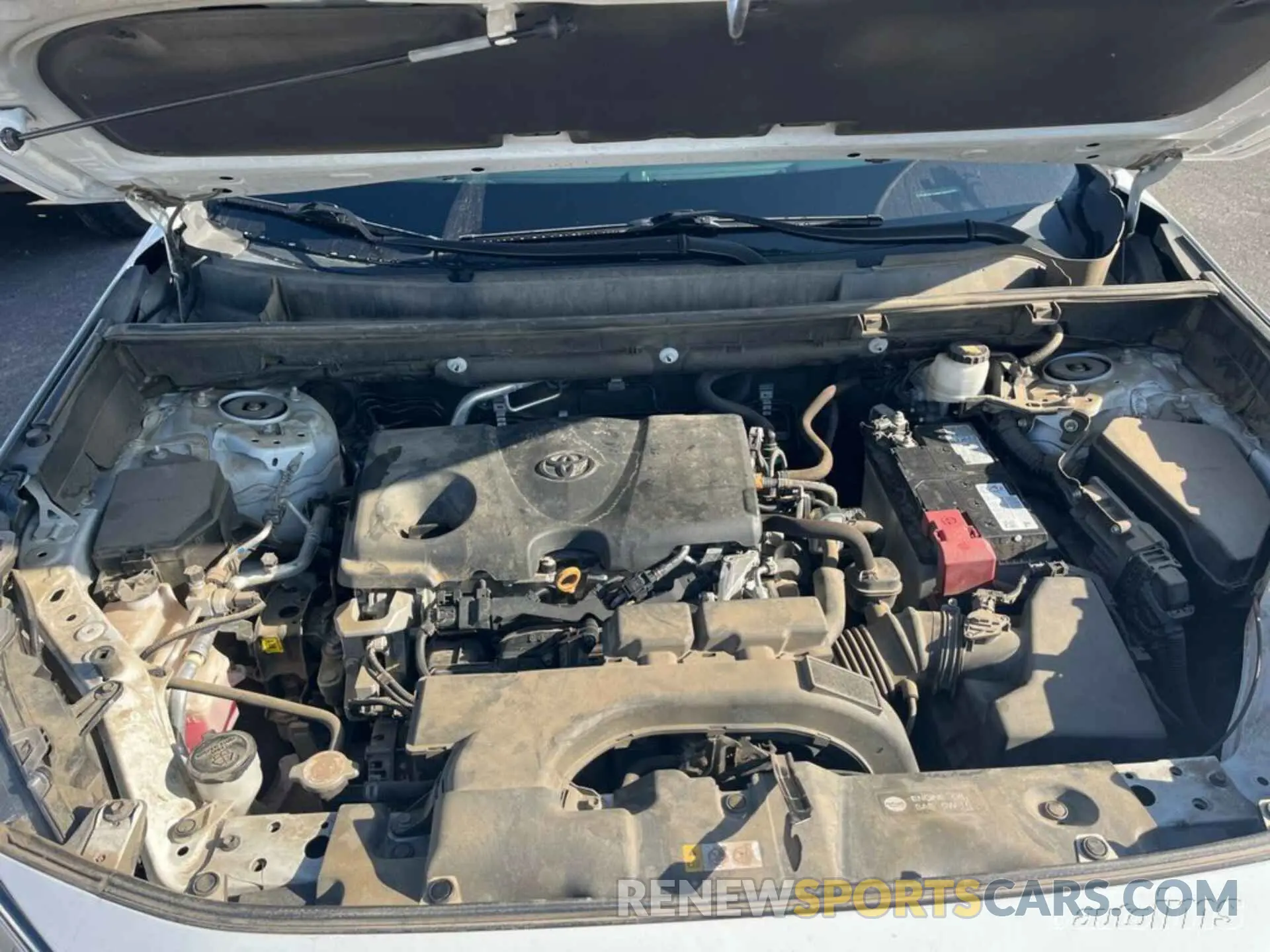 5 Photograph of a damaged car 2T3P1RFV9MW184567 TOYOTA RAV4 2021
