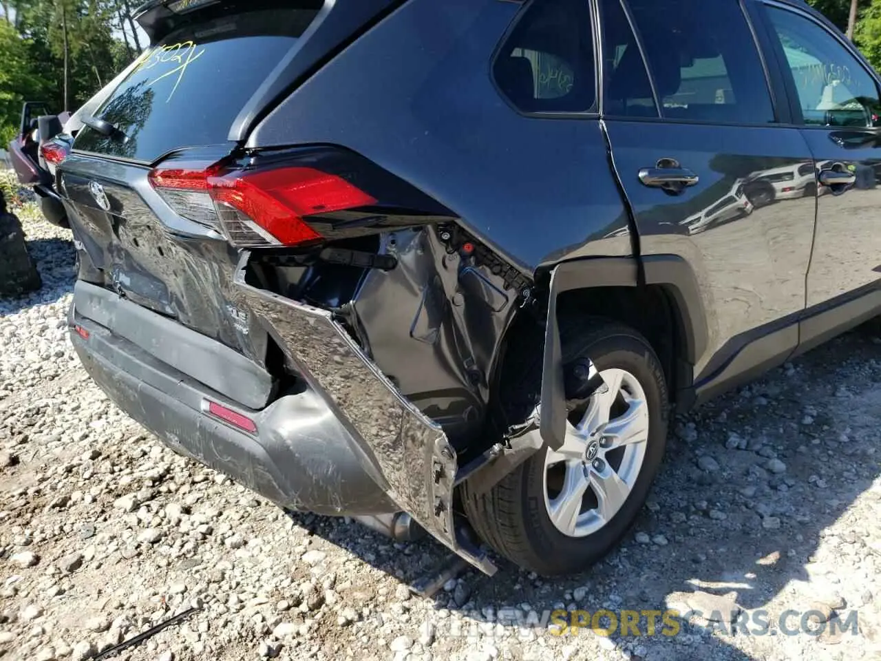 9 Photograph of a damaged car 2T3P1RFVXMC141258 TOYOTA RAV4 2021