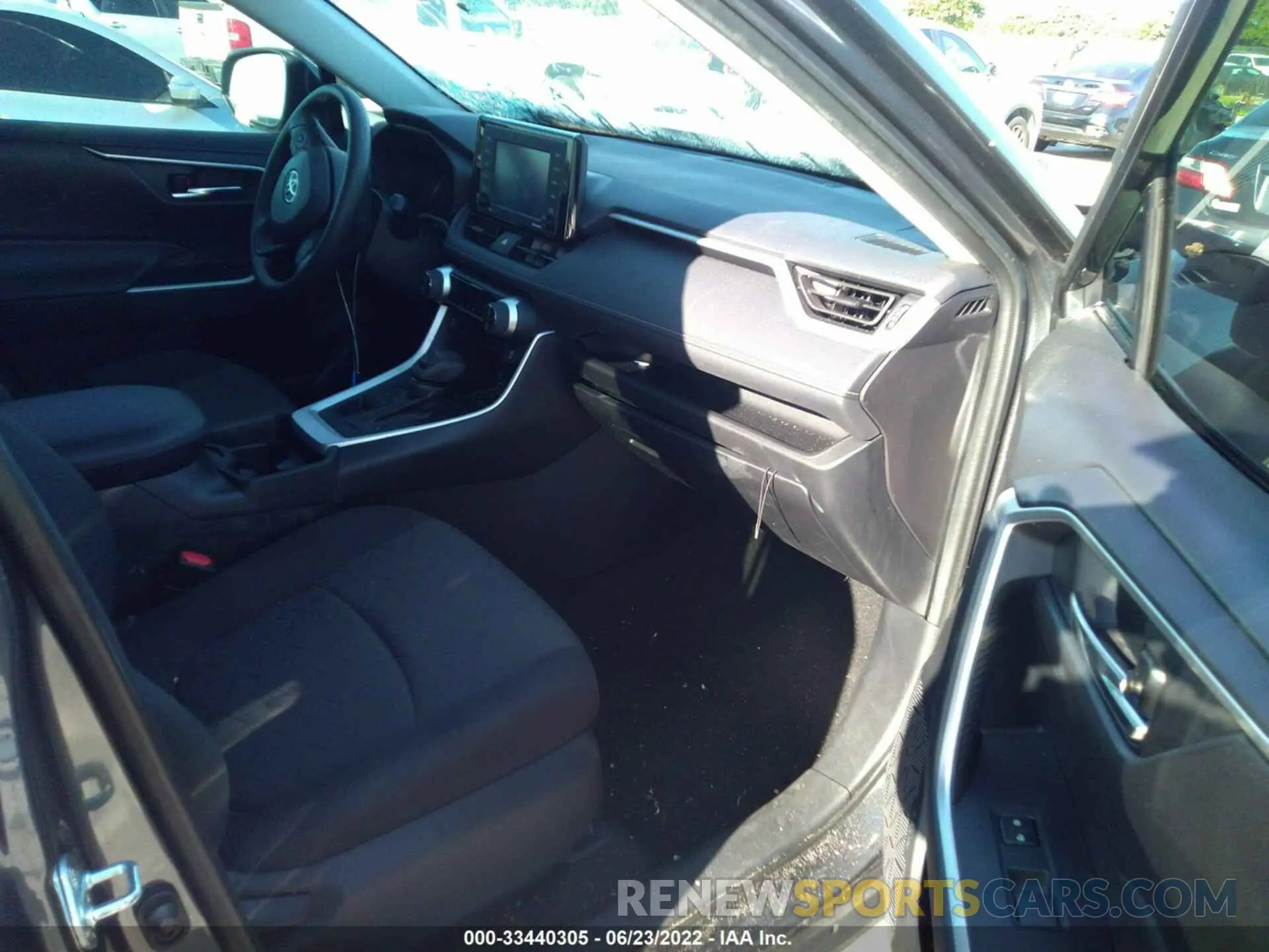 5 Photograph of a damaged car 2T3P1RFVXMW180172 TOYOTA RAV4 2021