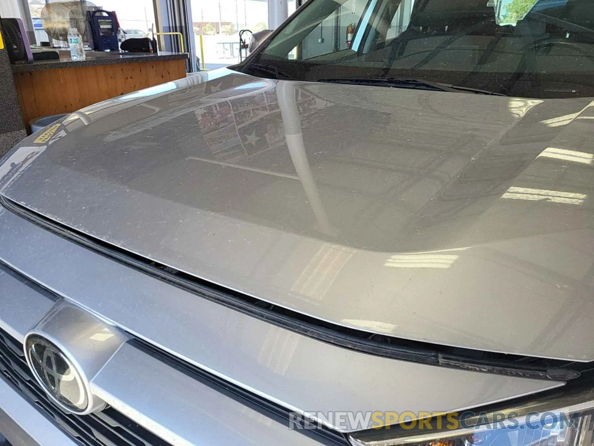 1 Photograph of a damaged car 2T3P1RFVXMW206155 TOYOTA RAV4 2021