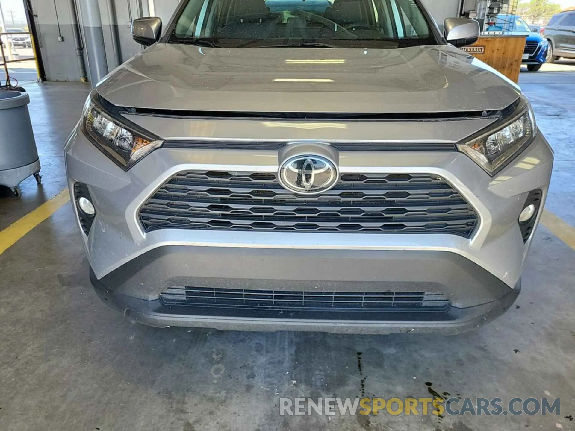 10 Photograph of a damaged car 2T3P1RFVXMW206155 TOYOTA RAV4 2021