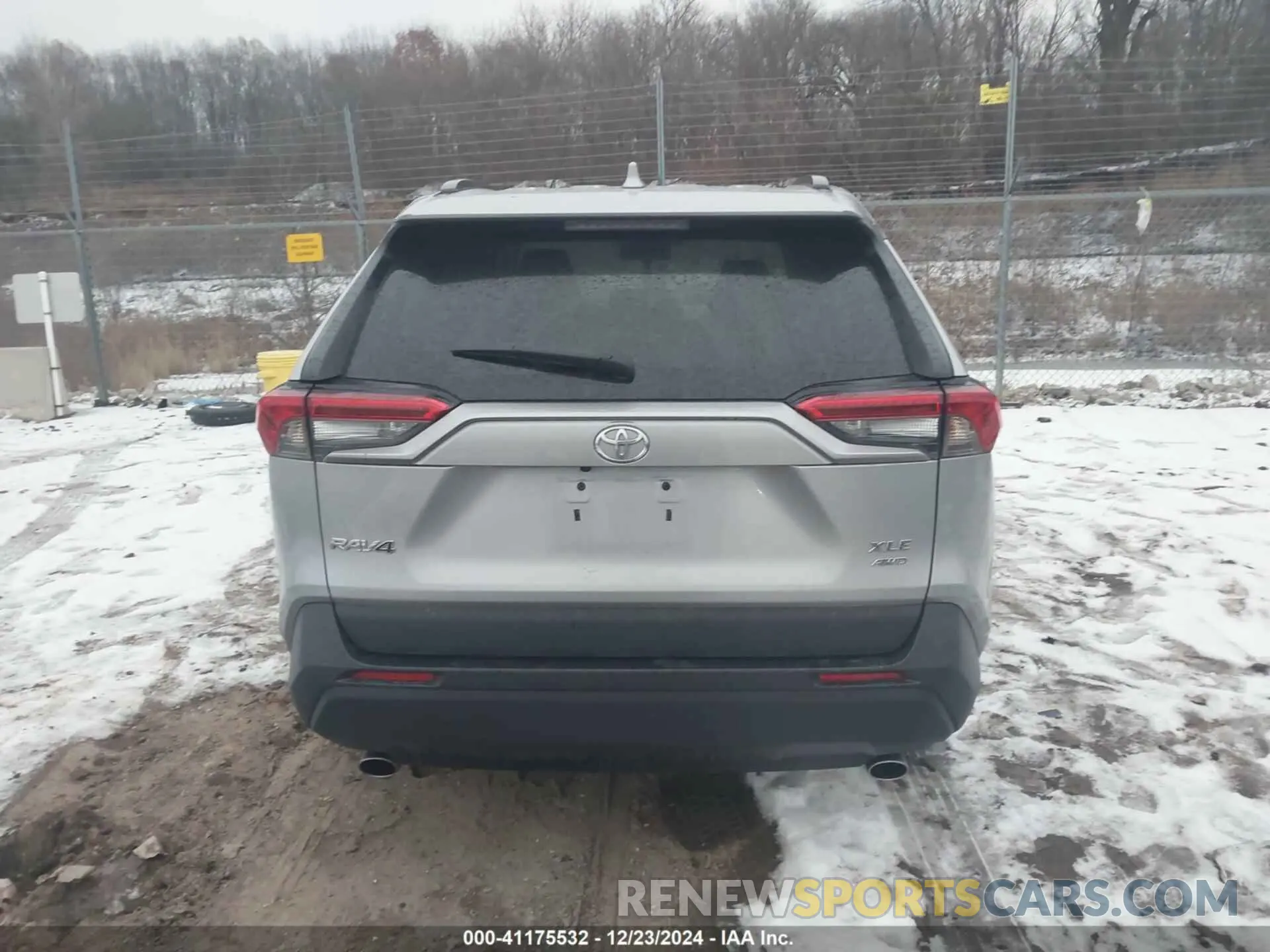 16 Photograph of a damaged car 2T3P1RFVXMW212389 TOYOTA RAV4 2021