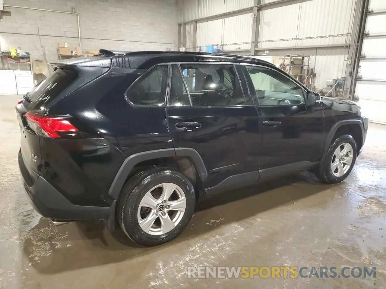 3 Фотография поврежденного автомобиля 2T3R1RFV1MC241970 TOYOTA RAV4 2021