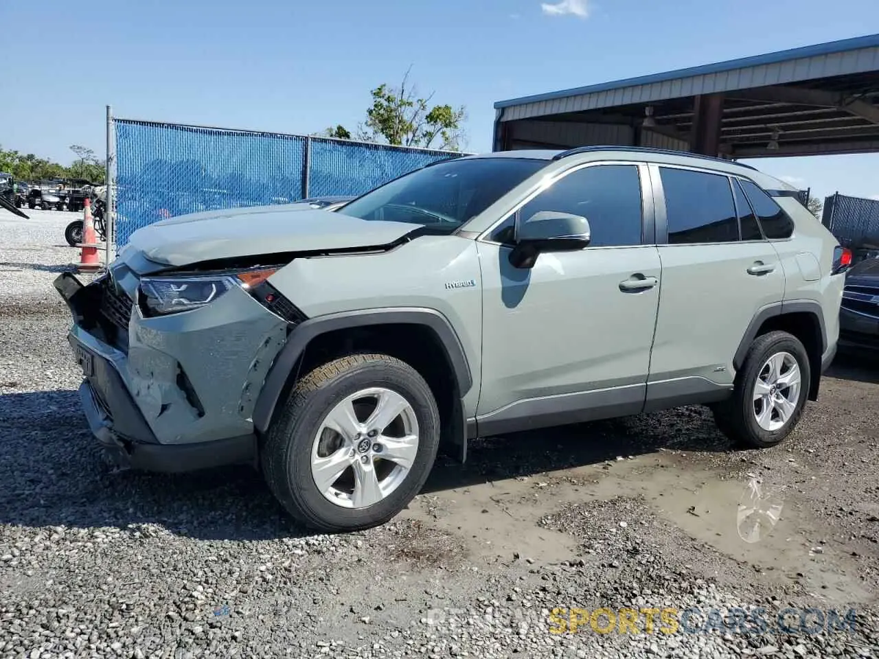 1 Photograph of a damaged car 2T3R6RFV2MW004775 TOYOTA RAV4 2021