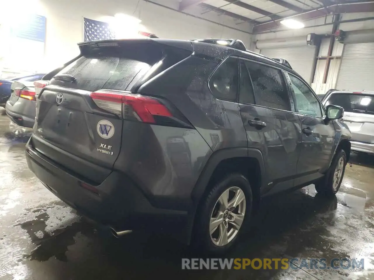 3 Photograph of a damaged car 2T3R6RFV4MW011002 TOYOTA RAV4 2021
