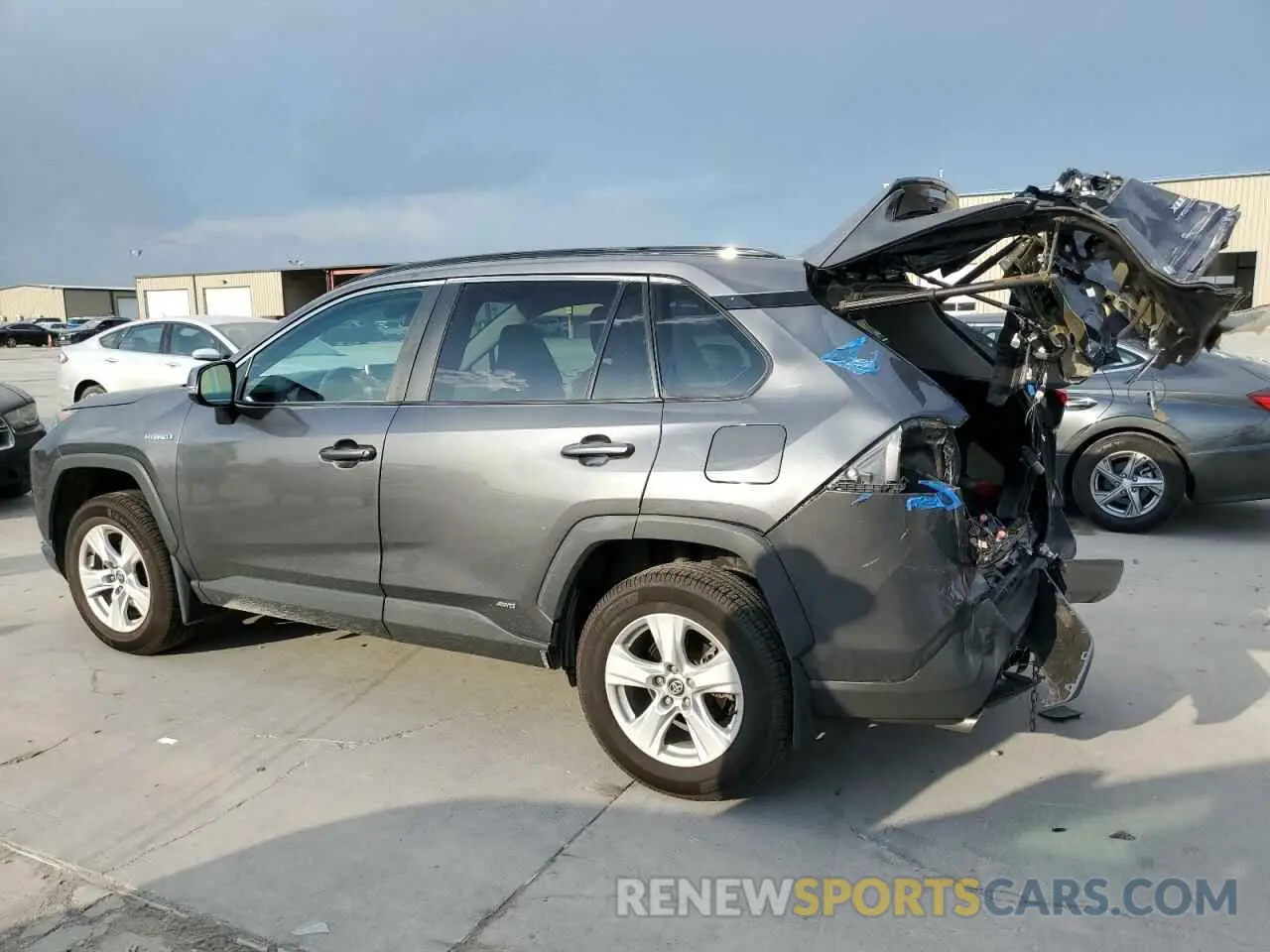 2 Photograph of a damaged car 2T3R6RFV6MW007551 TOYOTA RAV4 2021