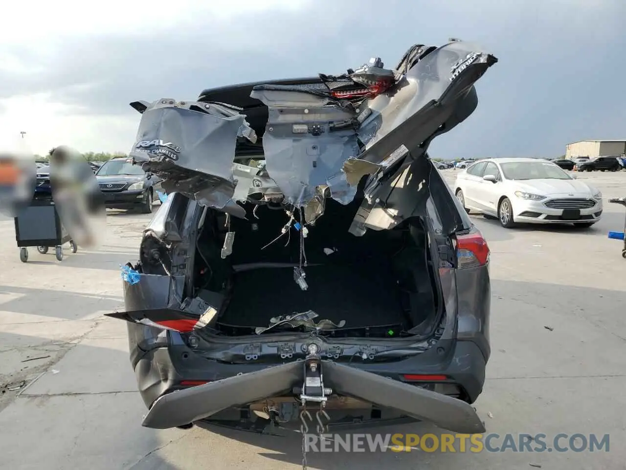 6 Photograph of a damaged car 2T3R6RFV6MW007551 TOYOTA RAV4 2021
